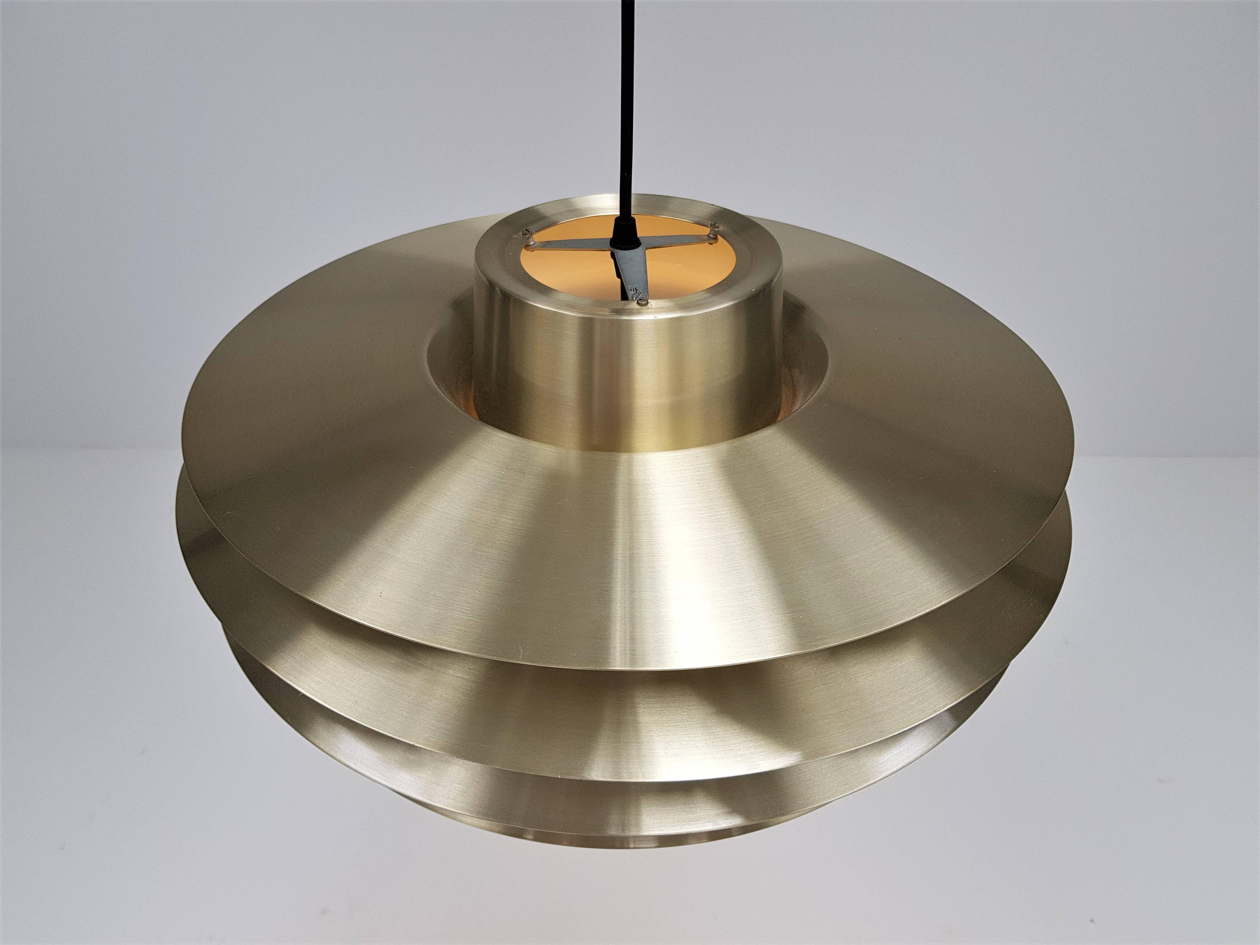 Large Brassed Svend Middelboe Verona Pendant Light Produced by Nordisk Solar In Good Condition In London Road, Baldock, Hertfordshire