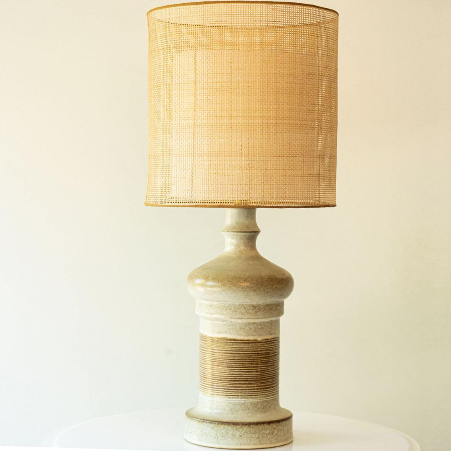 Français Grande lampe de bureau Braun en céramique beige, nouvel abat-jour à double épaisseur de R. Houben en vente