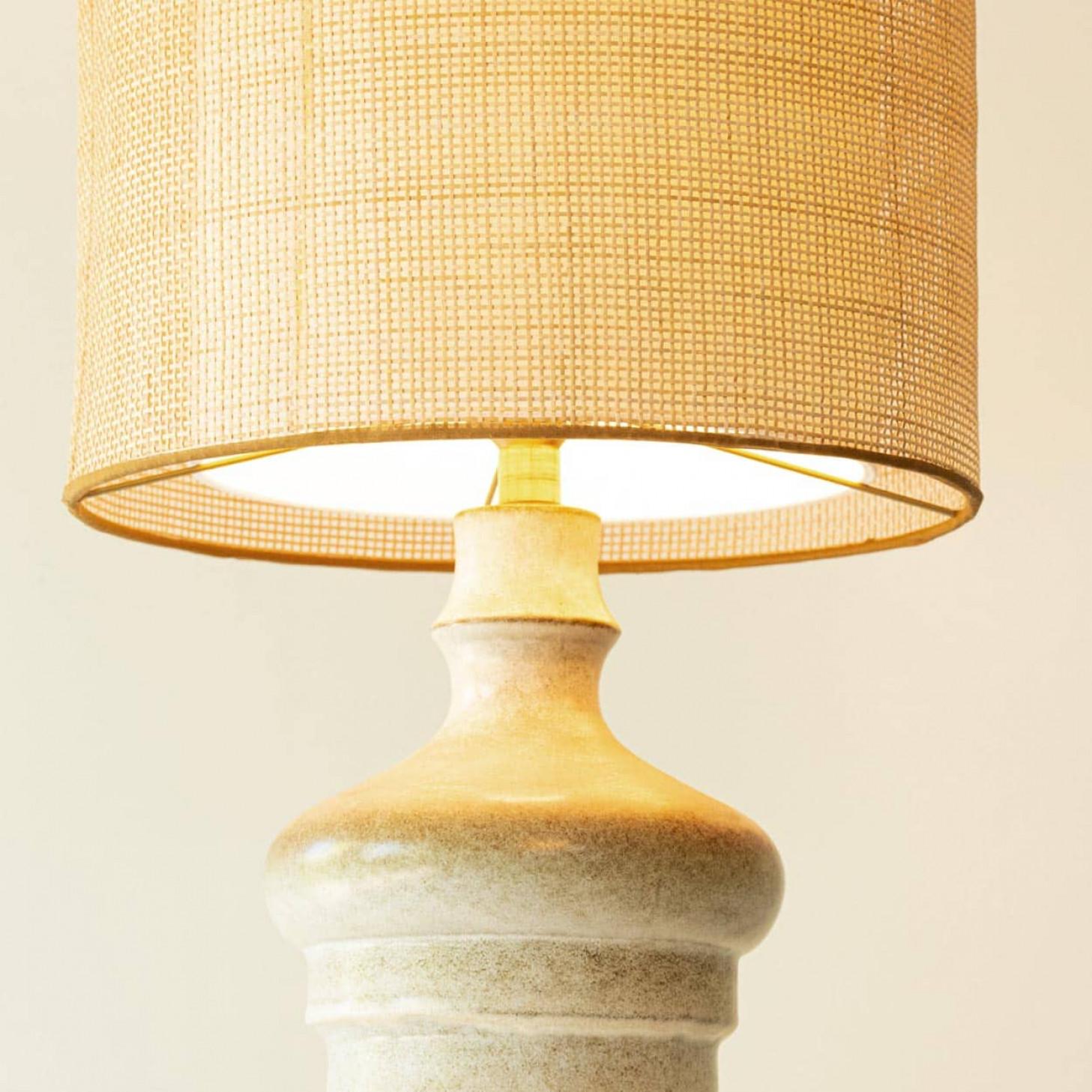 Céramique Grande lampe de bureau Braun en céramique beige, nouvel abat-jour à double épaisseur de R. Houben en vente