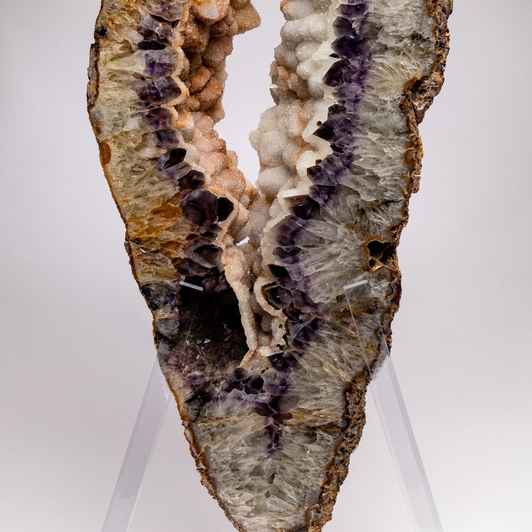 Large Brazilian Amethyst/ Agate Mounted on Acrylic Base In New Condition In Polanco, CDMX