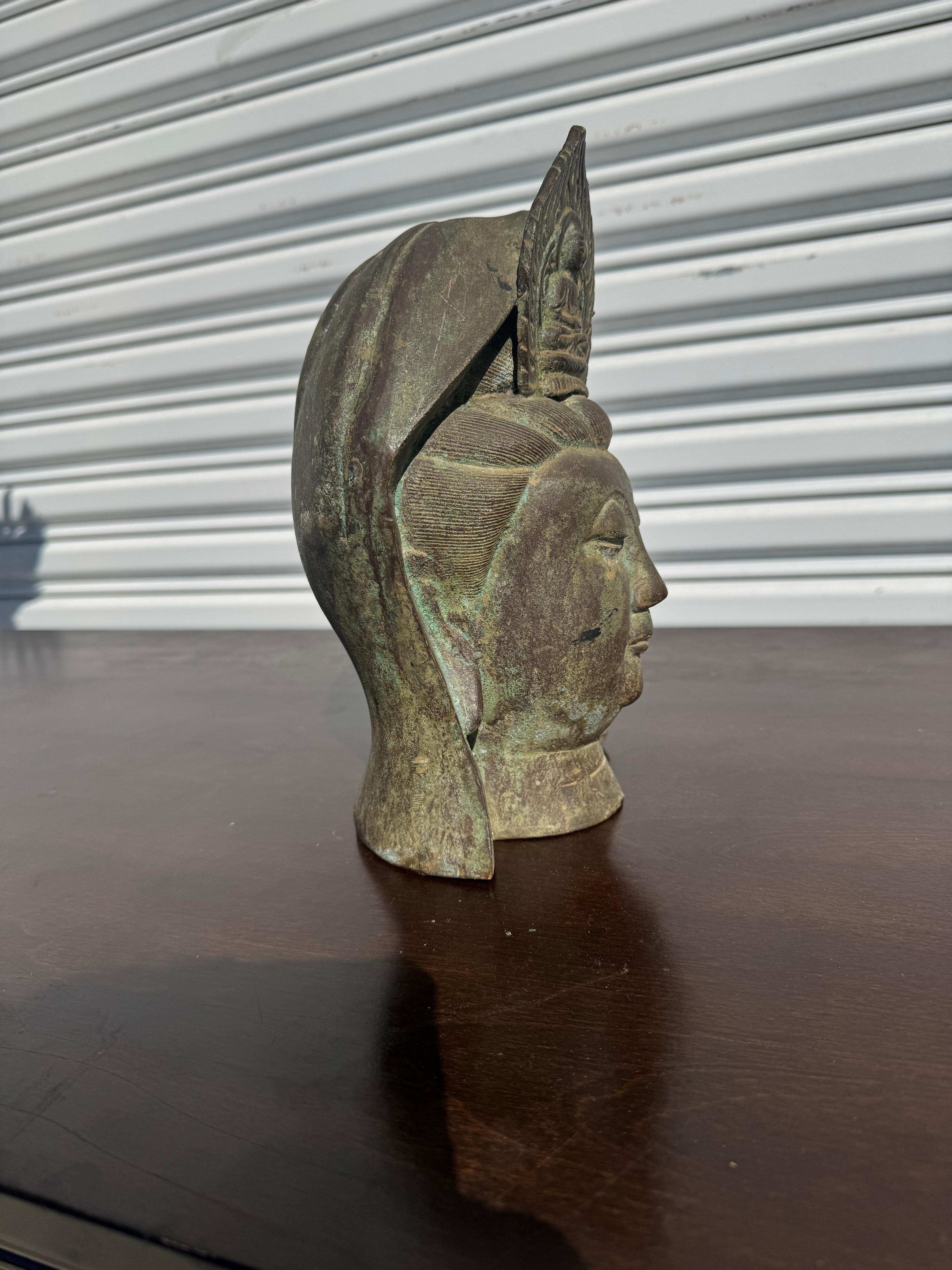 Großes brasilianisches Kuhfell/Teppich (Stammeskunst) im Angebot