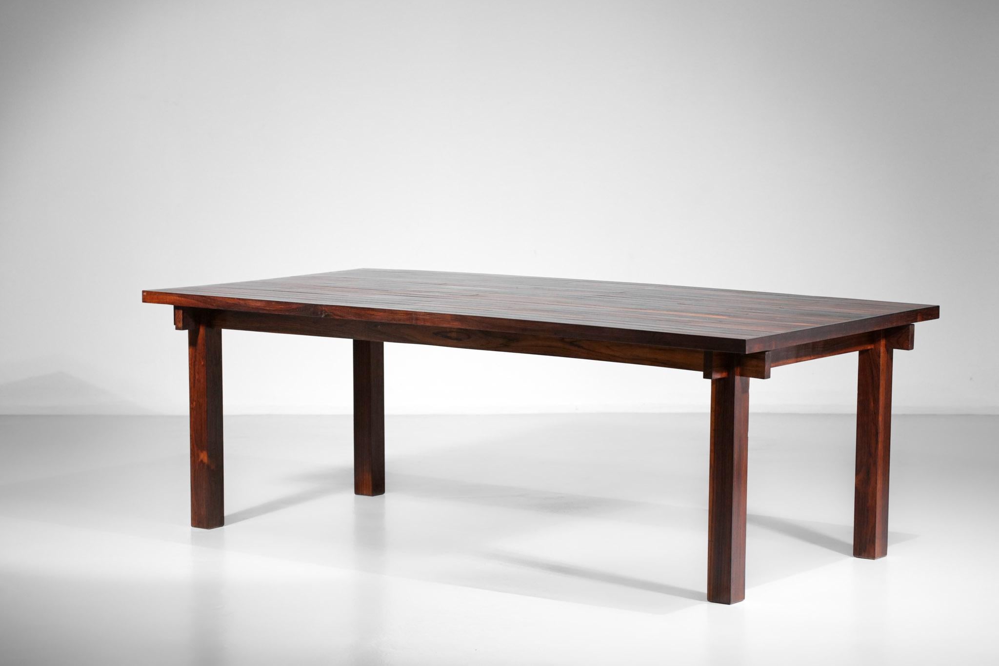 Large Brazilian Dining Table in Solid Wood Style Joachim Tenreiro, 1960's In Good Condition For Sale In Lyon, FR