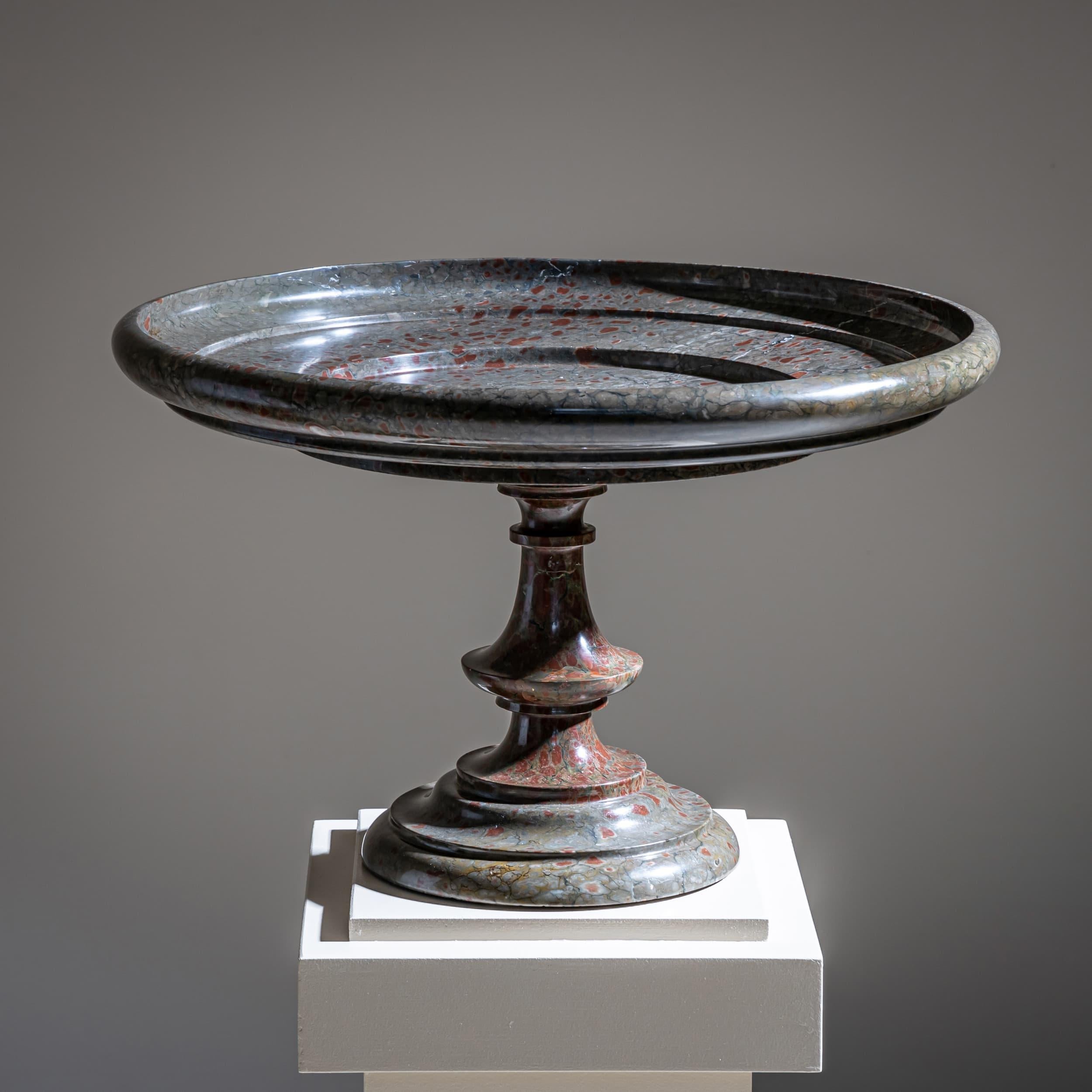 italien Grande tazza en brèche, Italie, XIXe siècle en vente