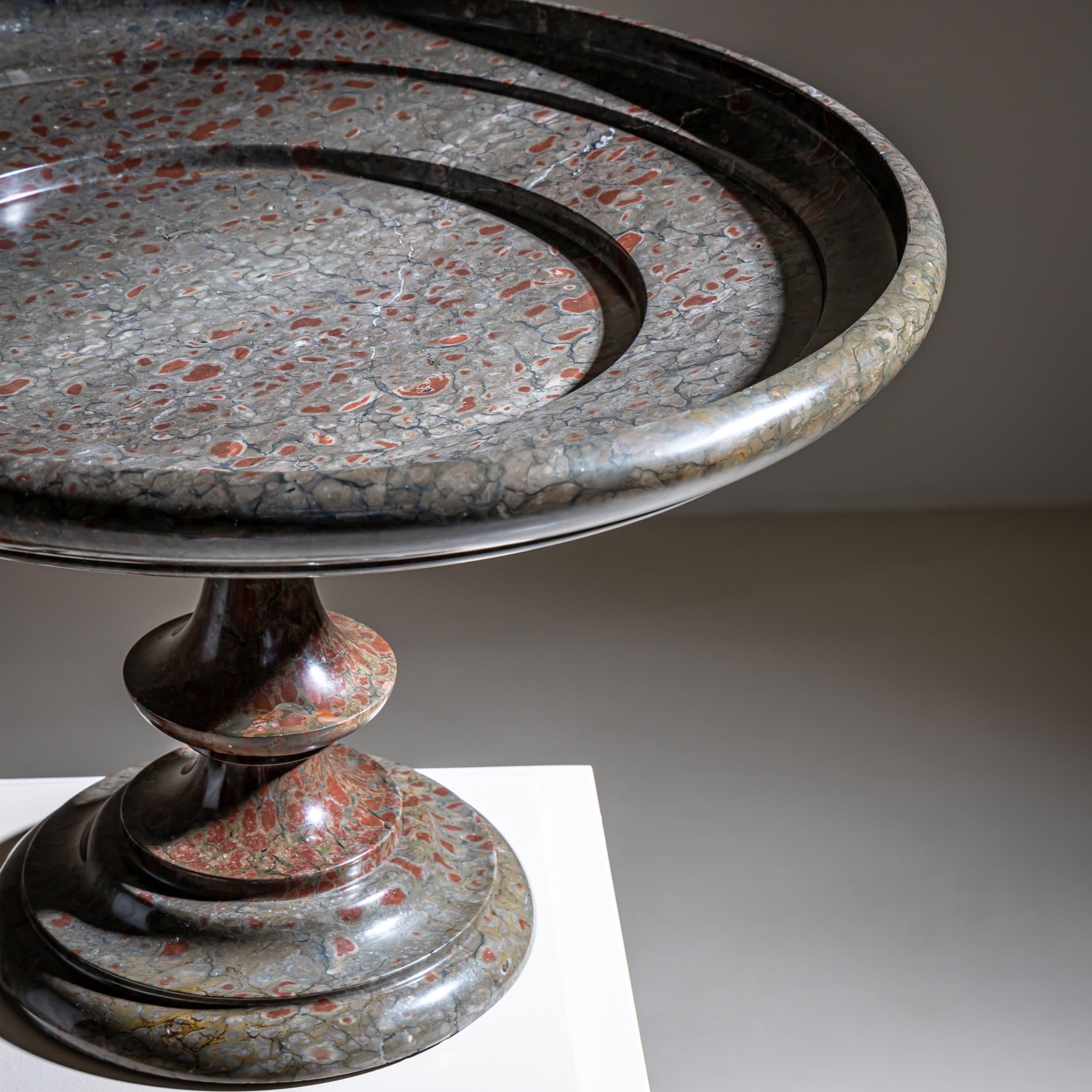 Marbre Grande tazza en brèche, Italie, XIXe siècle en vente