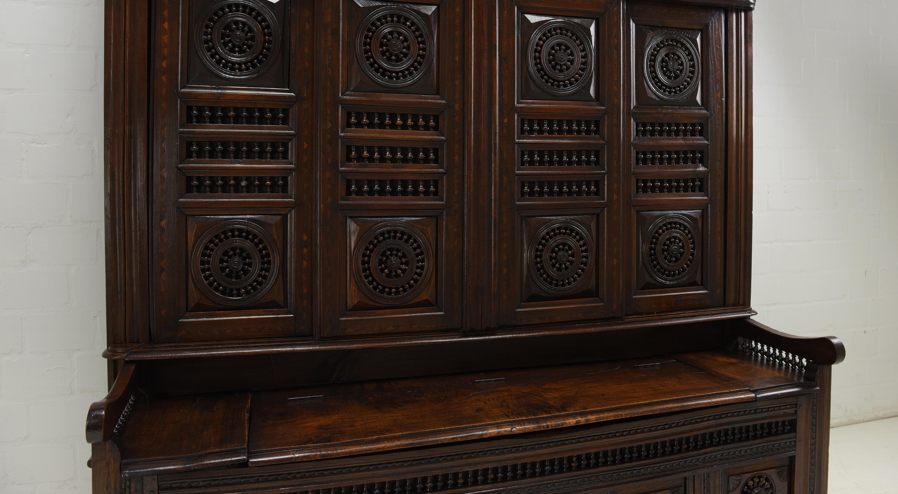 Large Breton Cabinet with Bench in Chestnut and Oak, 1880 For Sale 3