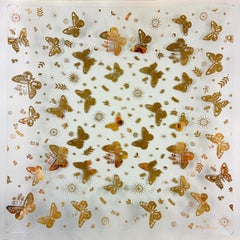 Grande piatto quadrato Briard in vetro curvato con farfalla dorata