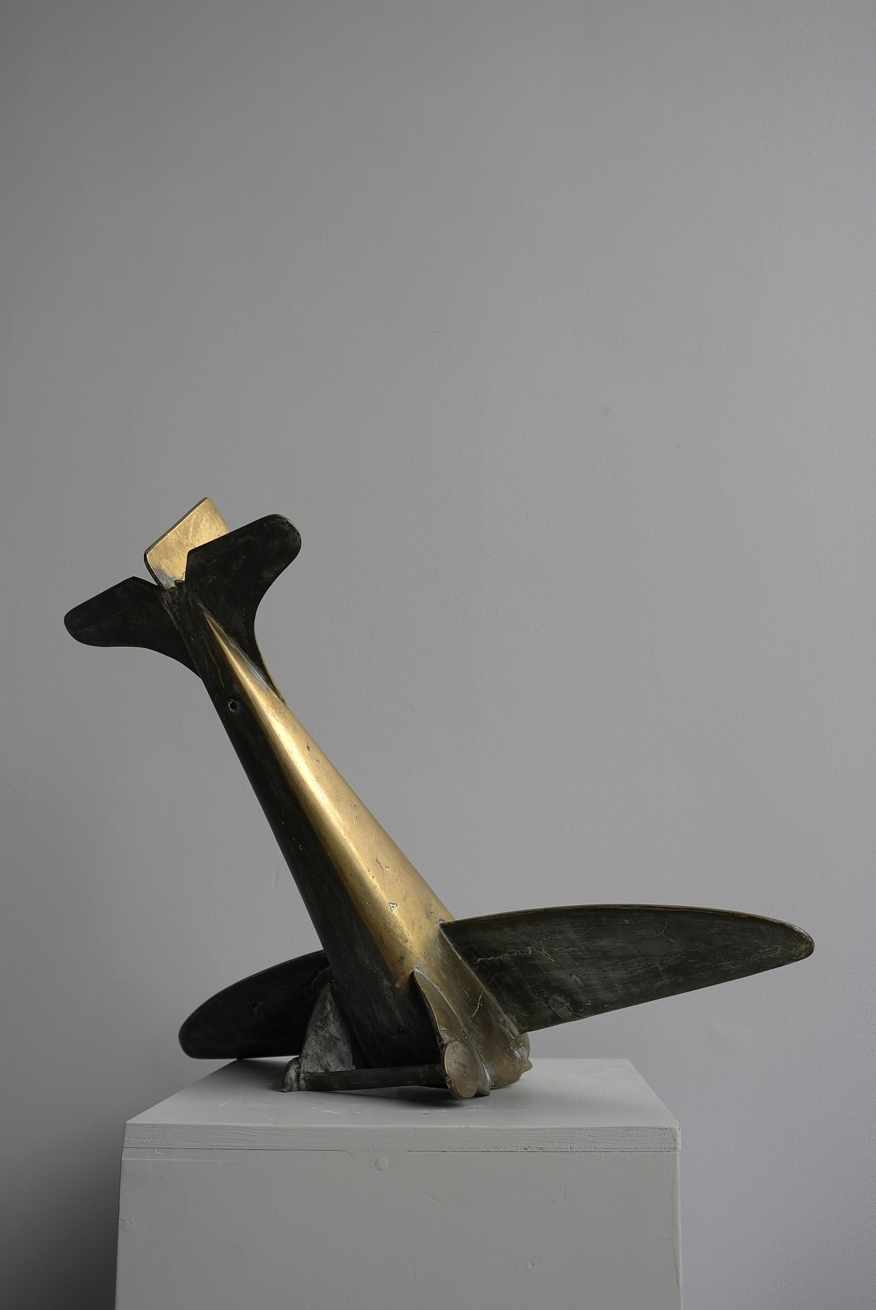 Large Bronze and Brass Airplane 'Crashed' Man Cave Art Deco Mid Century Modern  In Good Condition For Sale In Den Haag, NL