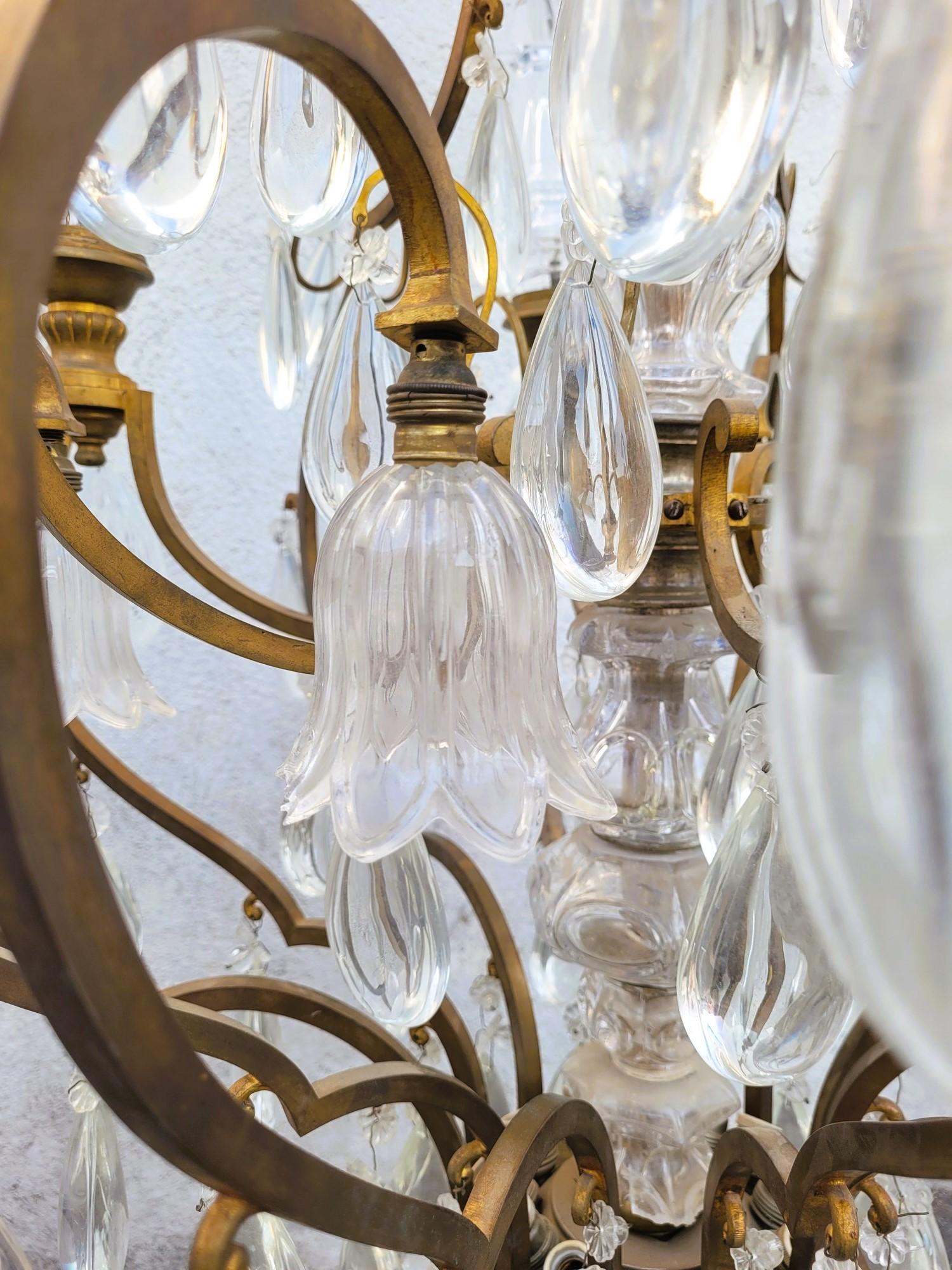 Grande lampadario a gabbia in bronzo e cristallo (h142cm), XX secolo in vendita 9