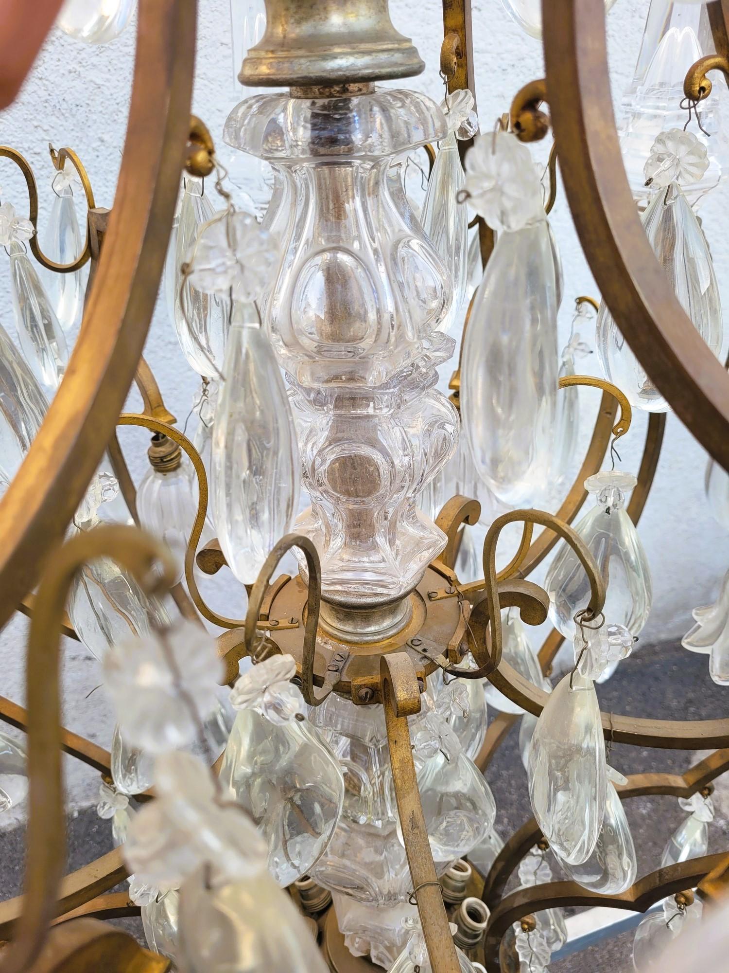 Bronzo Grande lampadario a gabbia in bronzo e cristallo (h142cm), XX secolo in vendita