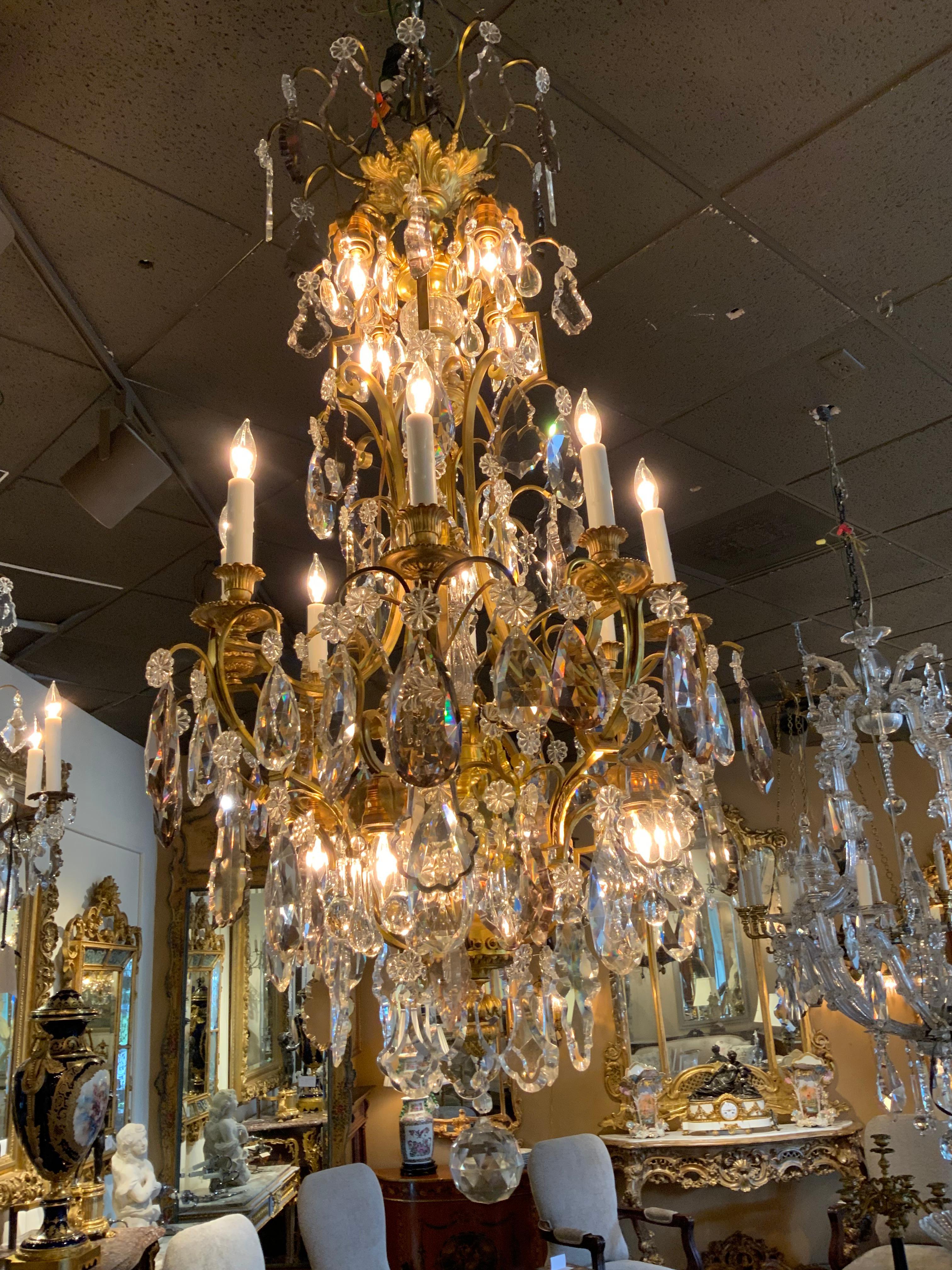 Large bronze and crystal chandelier with sixteen lights For Sale 4