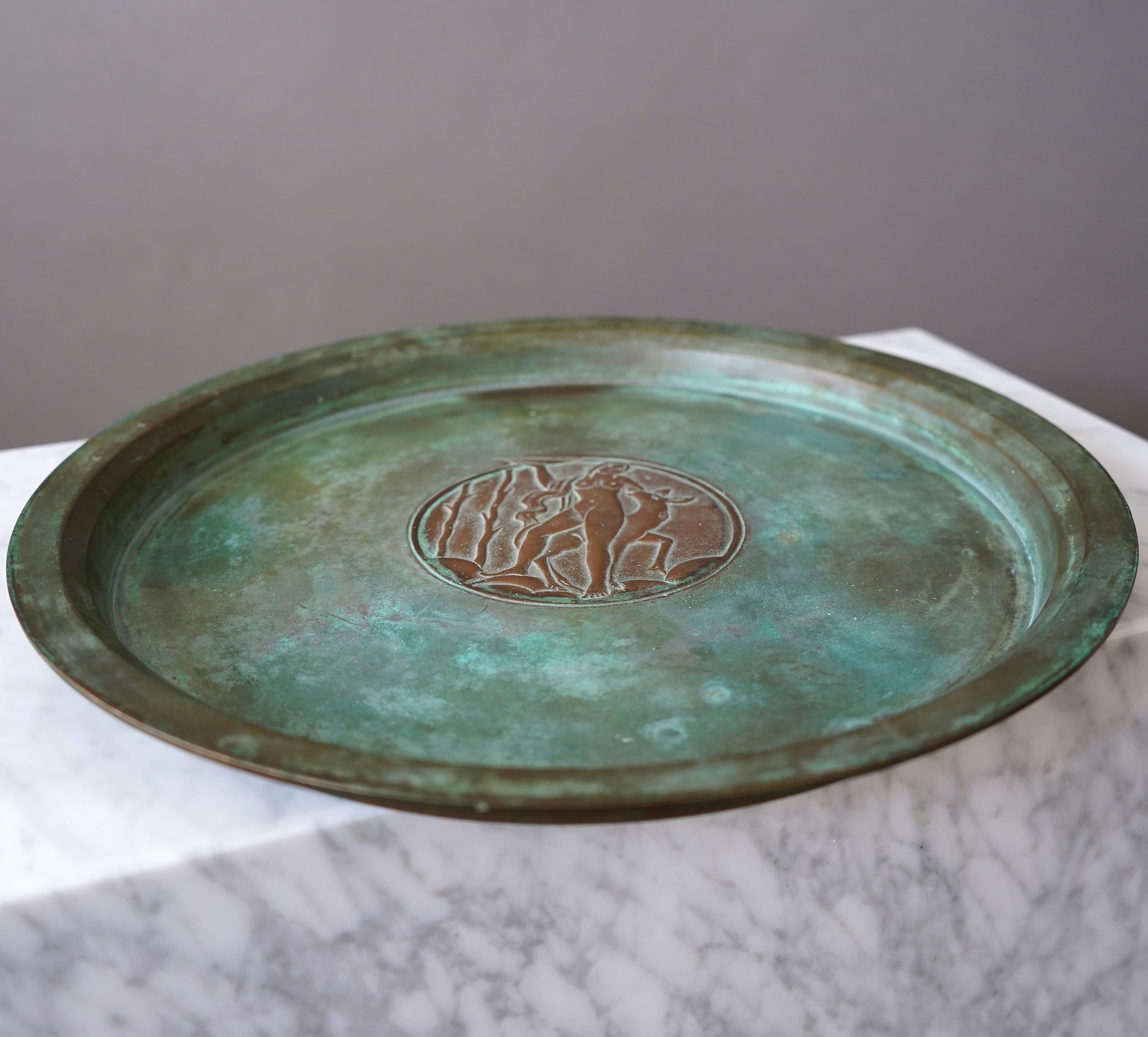 Swedish Large Bronze Art Deco Dish by Sune Bäckström, Sweden, 1920s For Sale