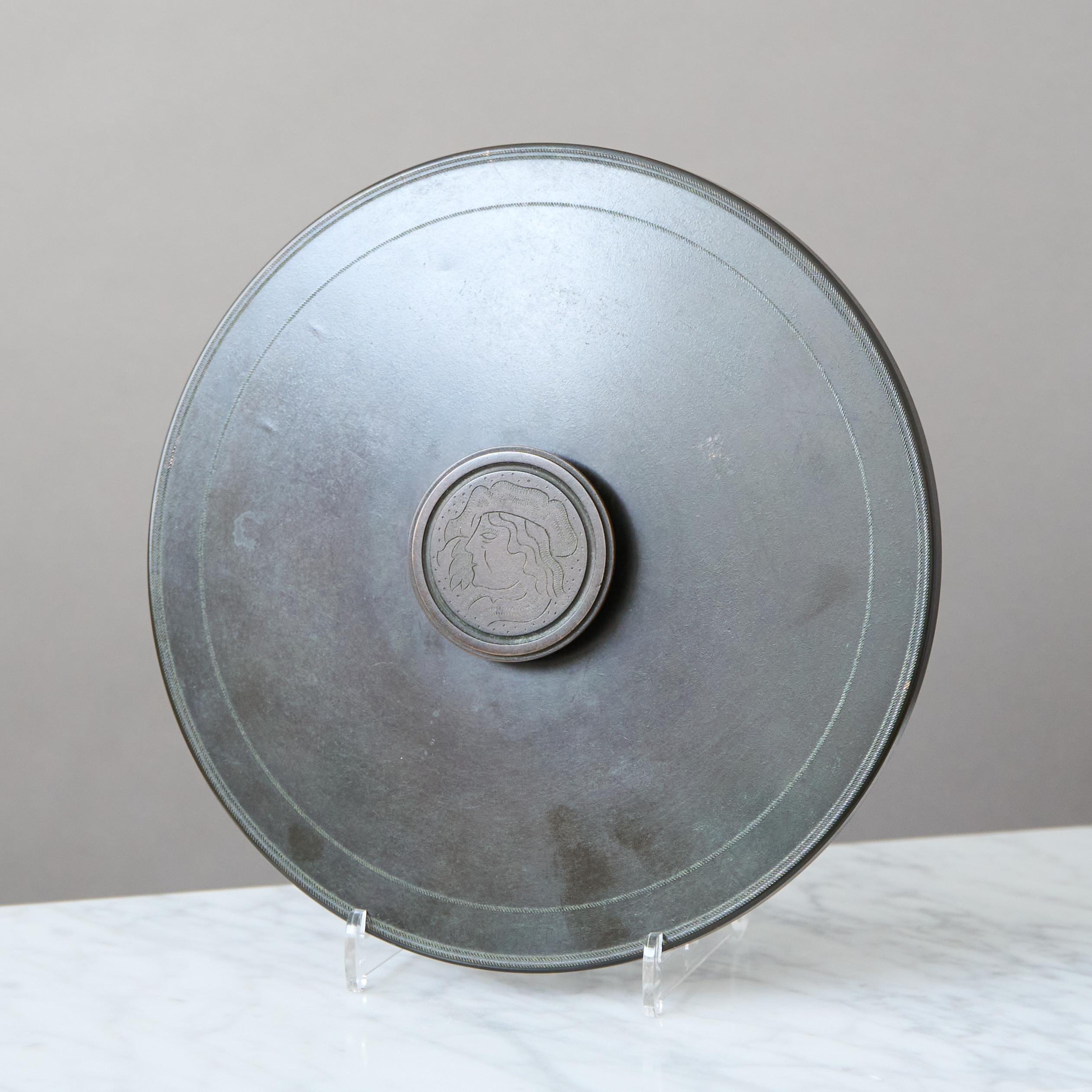 Große Schale mit Deckel aus Bronze von Nordiska Juvelaktiebolaget, Schweden 1930er Jahre im Angebot 1