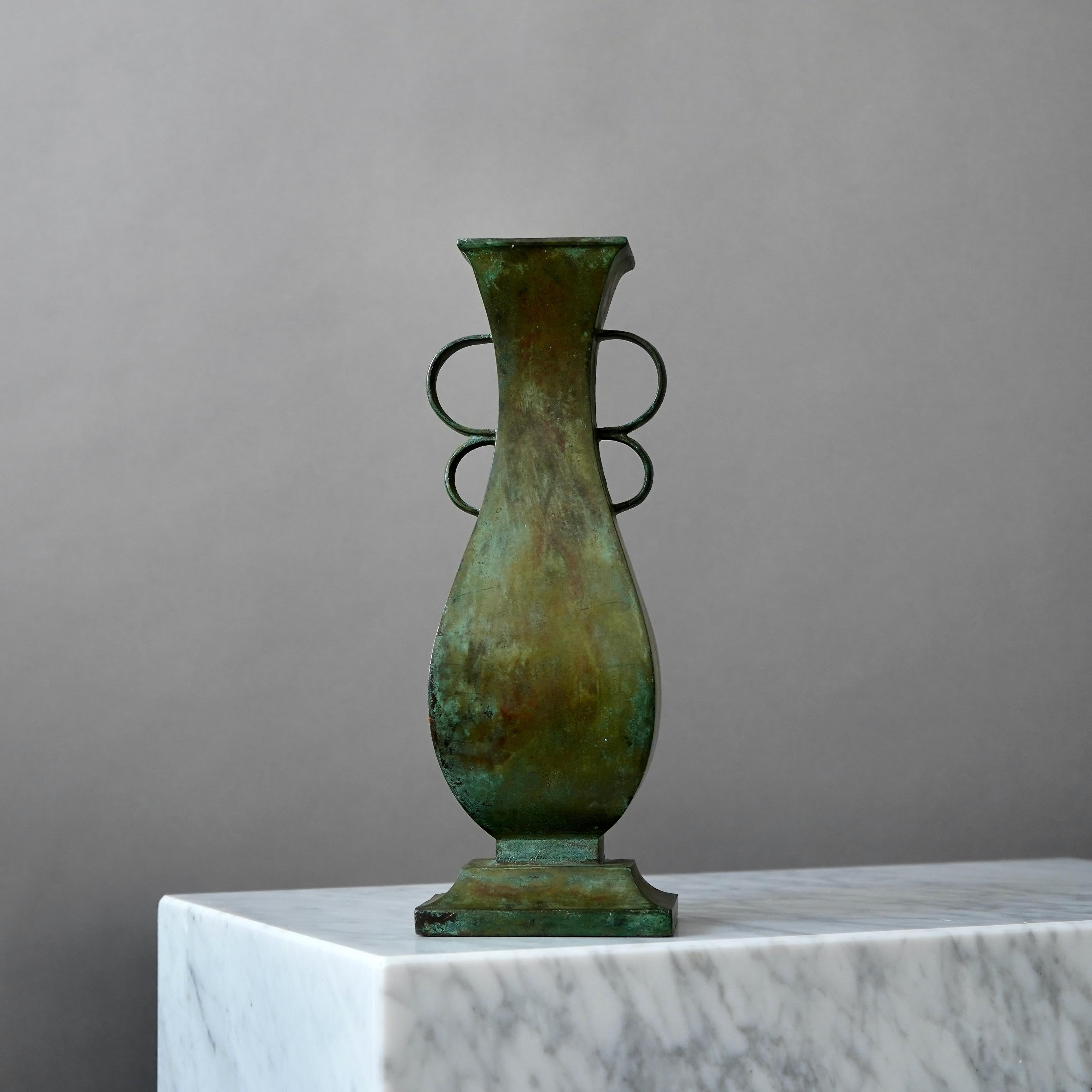 Moulage Grand vase Art déco en bronze de Sune Bäckström, Suède, années 1920 en vente