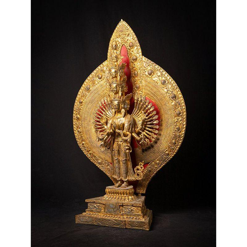 Grande statue en bronze d'Avalokiteshvara de Chine Bon état - En vente à DEVENTER, NL