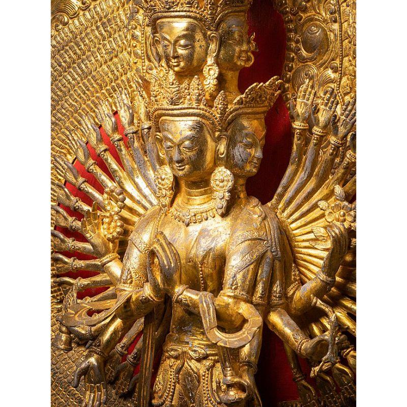 Bronze Grande statue en bronze d'Avalokiteshvara de Chine en vente