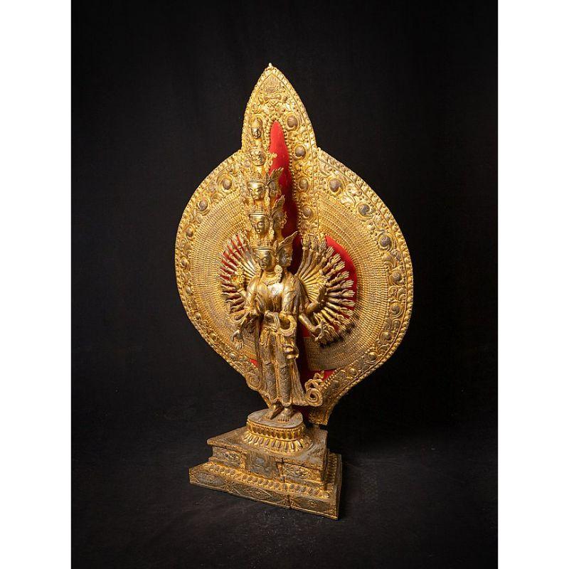 Large Bronze Avalokiteshvara Statue from China For Sale 2