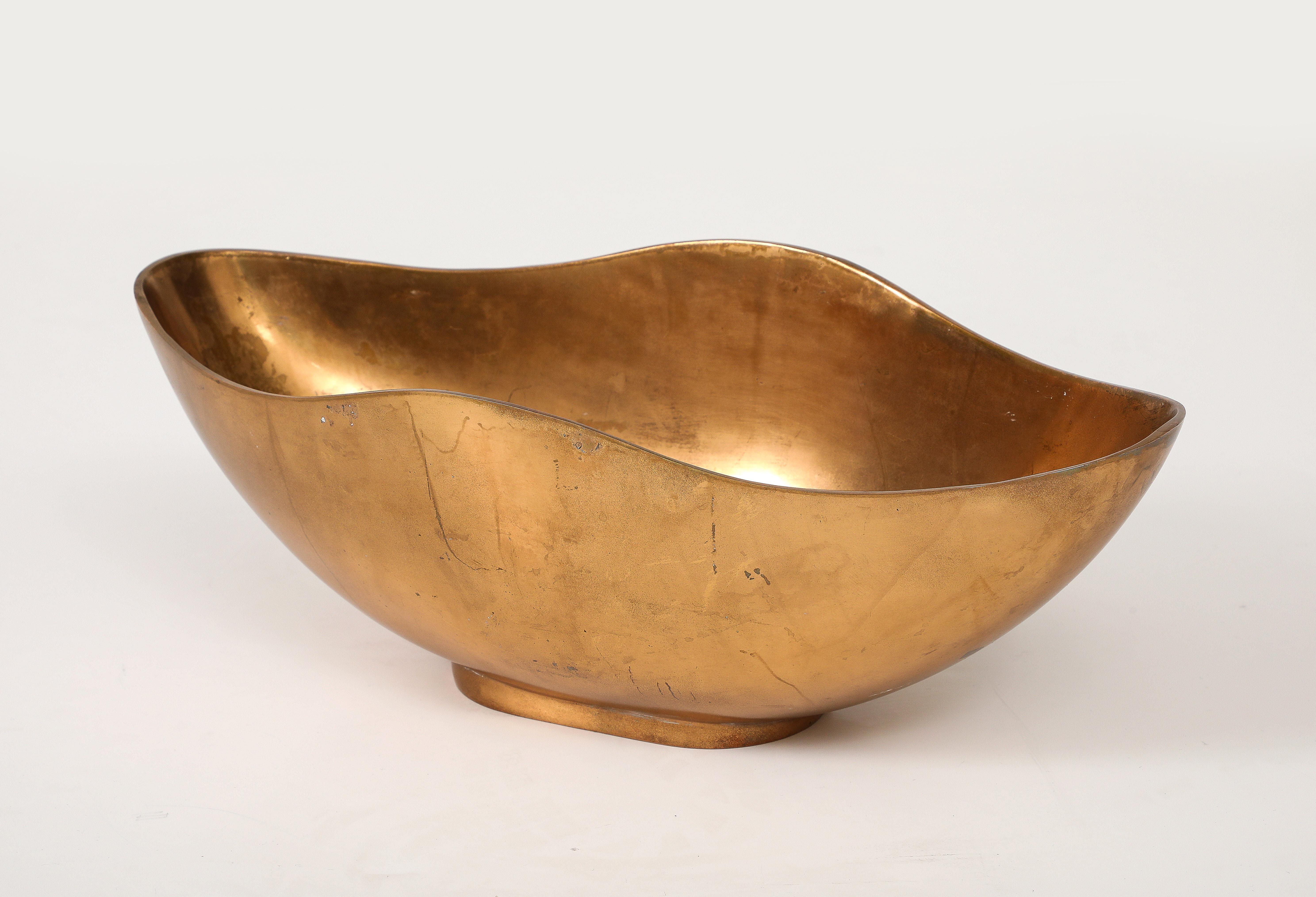 Hollywood Regency Grand bol en bronze par Esa Fedrigolli en vente