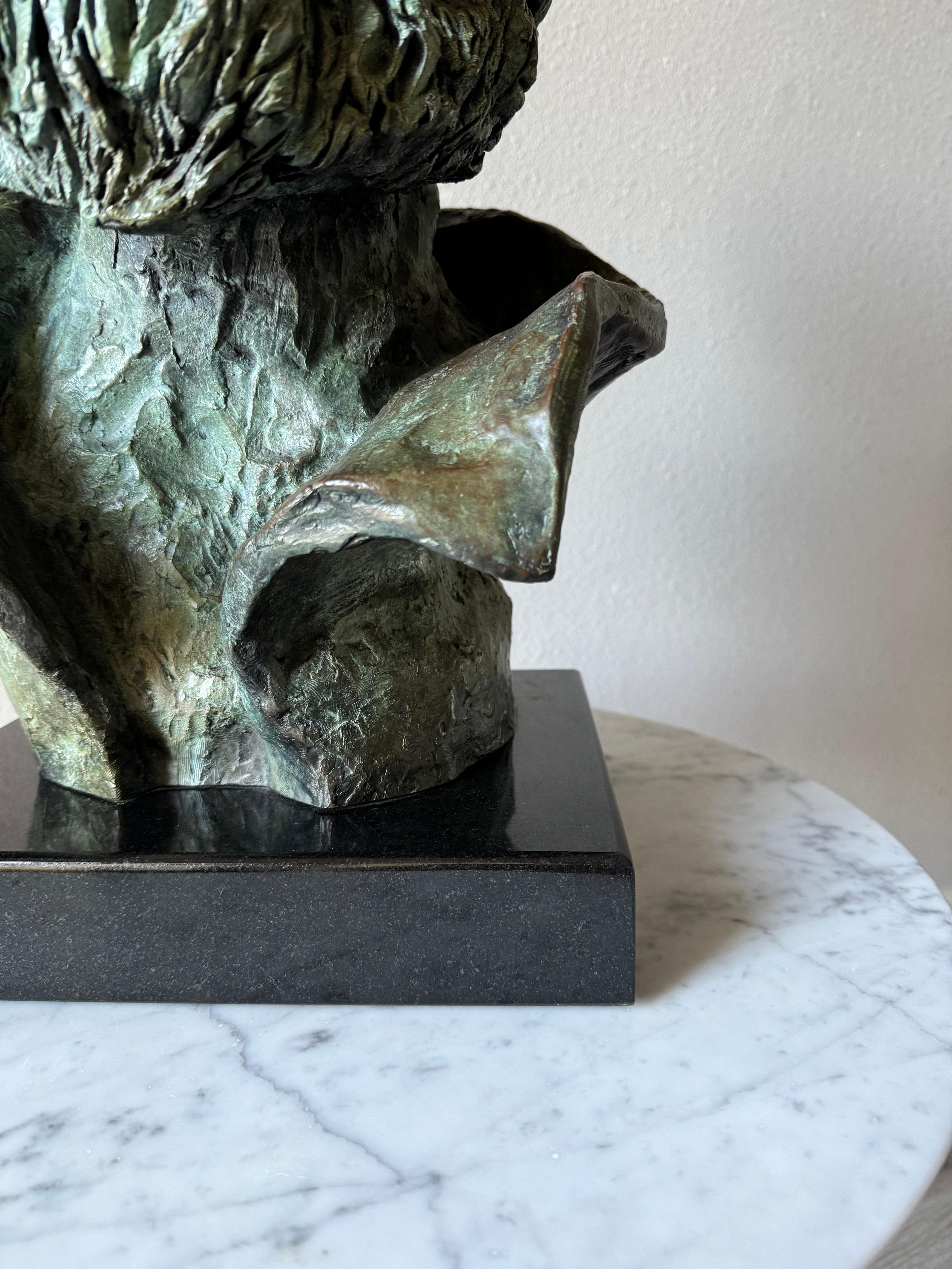 Escultura busto grande de bronce, firmada Hedy MIller 92' Bronce en venta