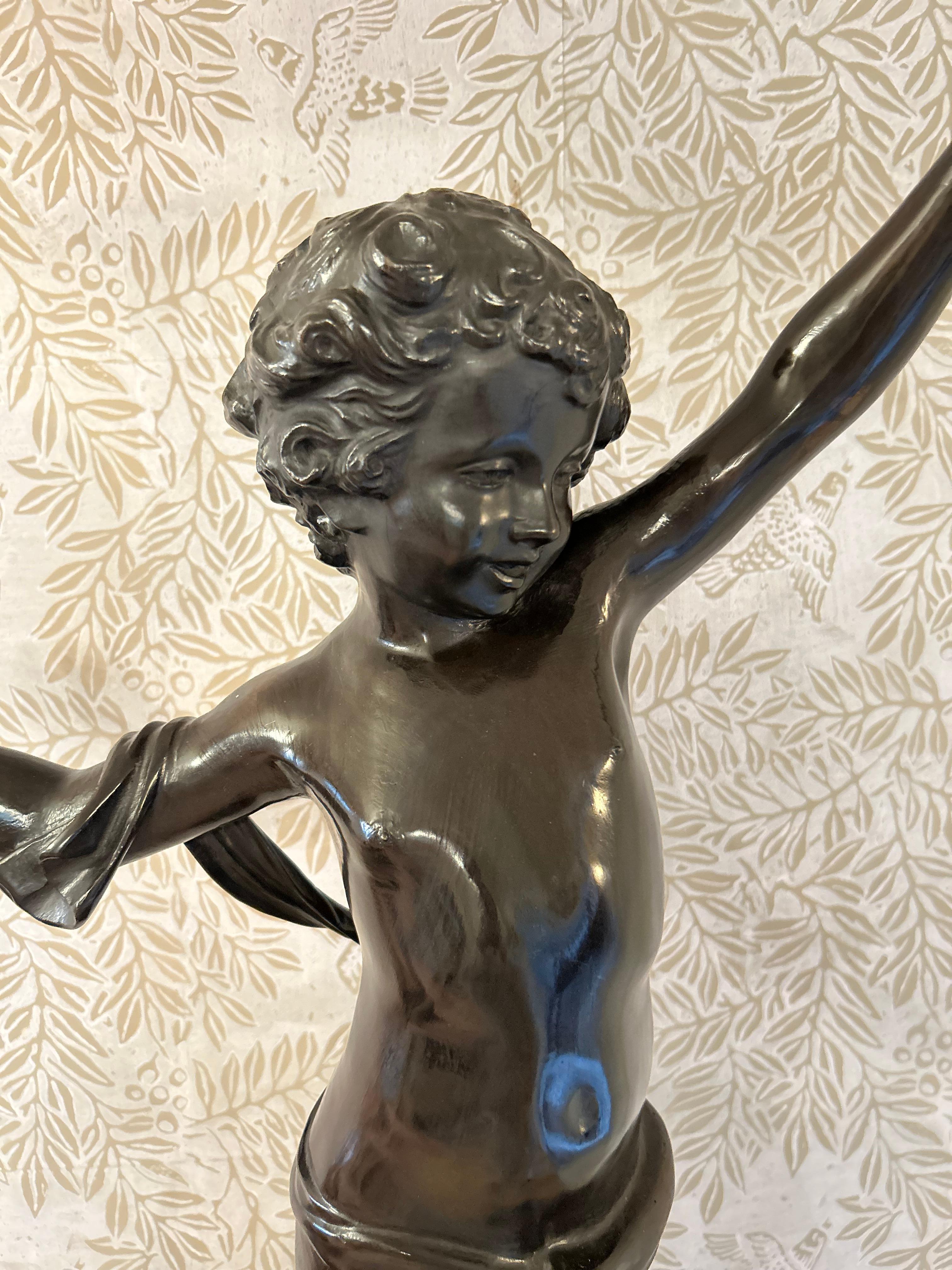Grande cherubino in bronzo di August Moreau (1834-1917) in vendita 3