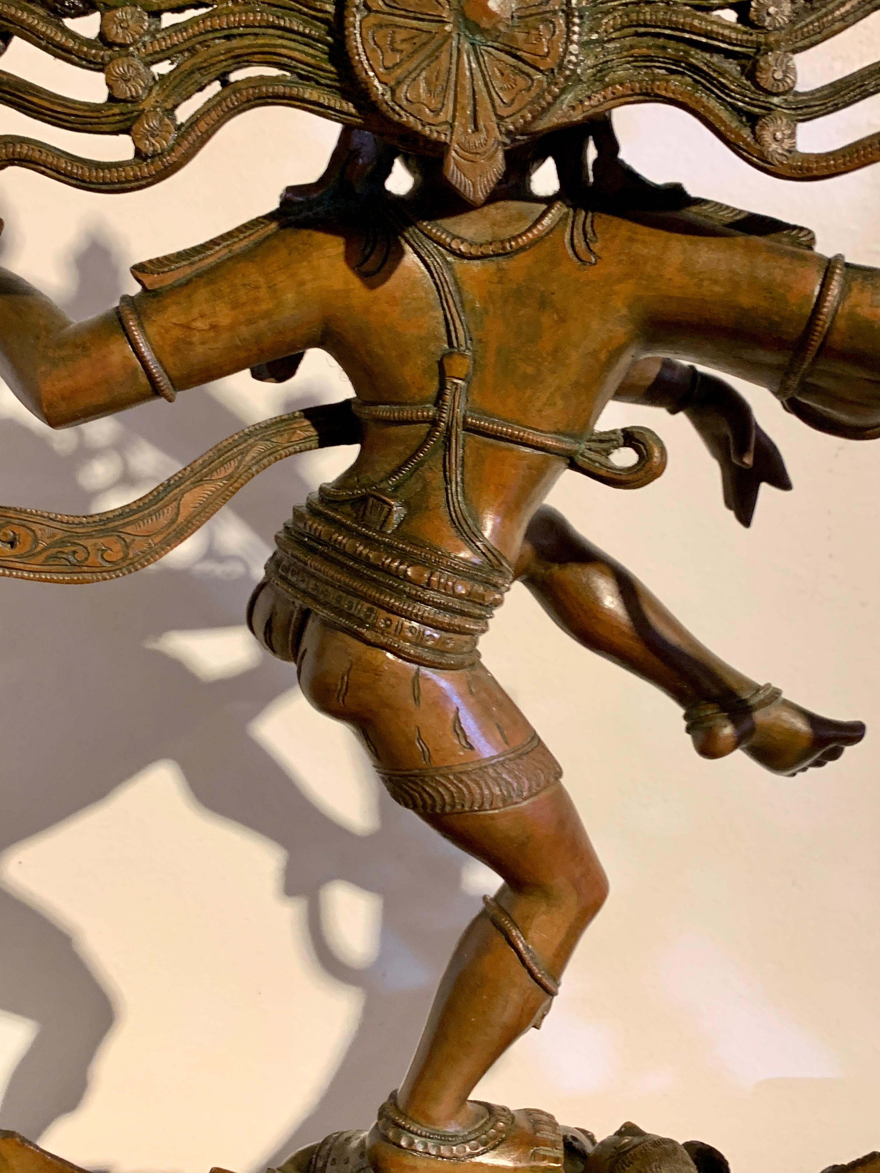 Grand Shiva dansant en bronze, Nataraja, 19e/20e siècle, Inde du Sud en vente 5