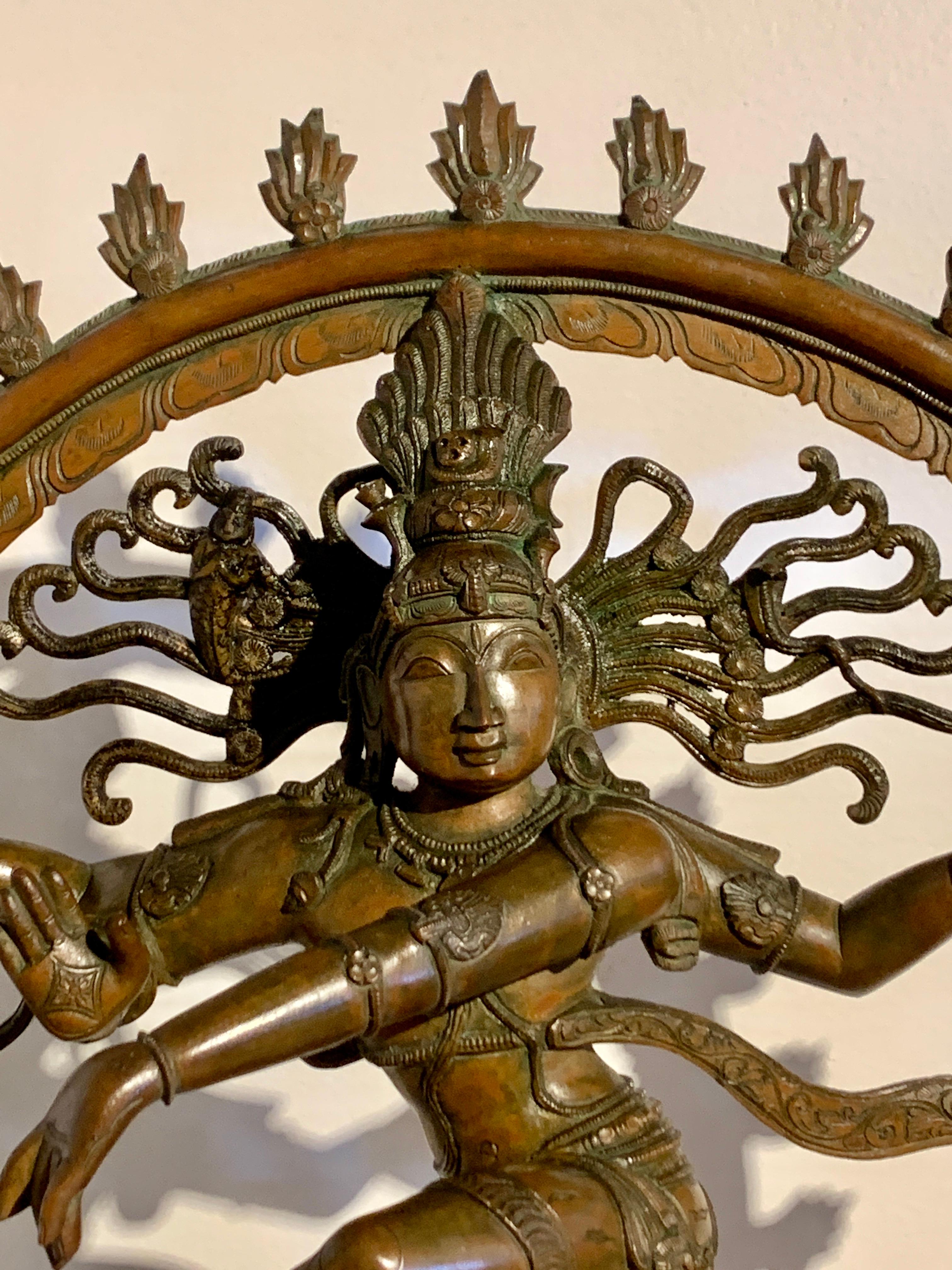 Bronze Grand Shiva dansant en bronze, Nataraja, 19e/20e siècle, Inde du Sud en vente