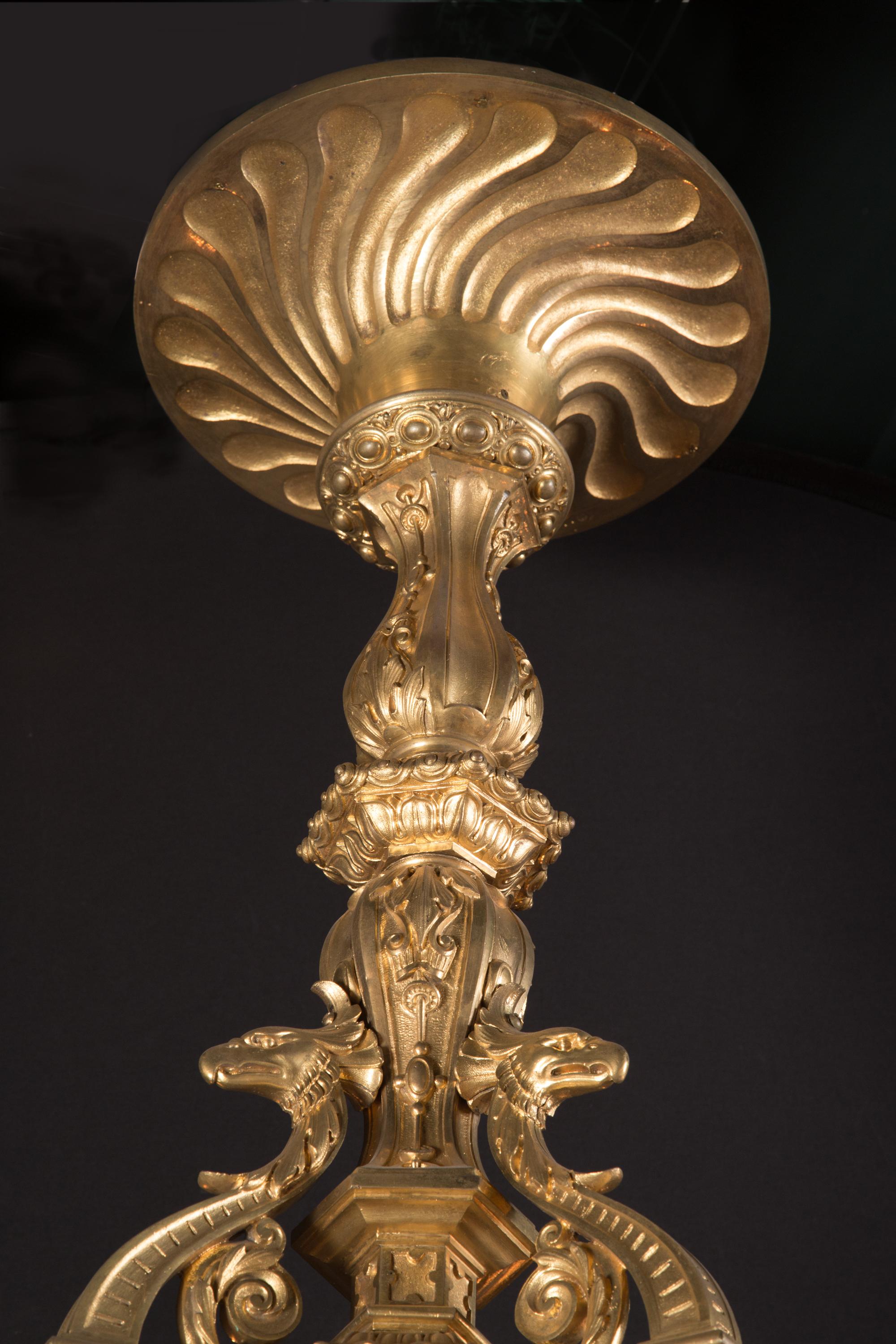 Grande lampadario gotico in bronzo d'ore, Francia, XIX secolo In condizioni buone in vendita a New Orleans, LA