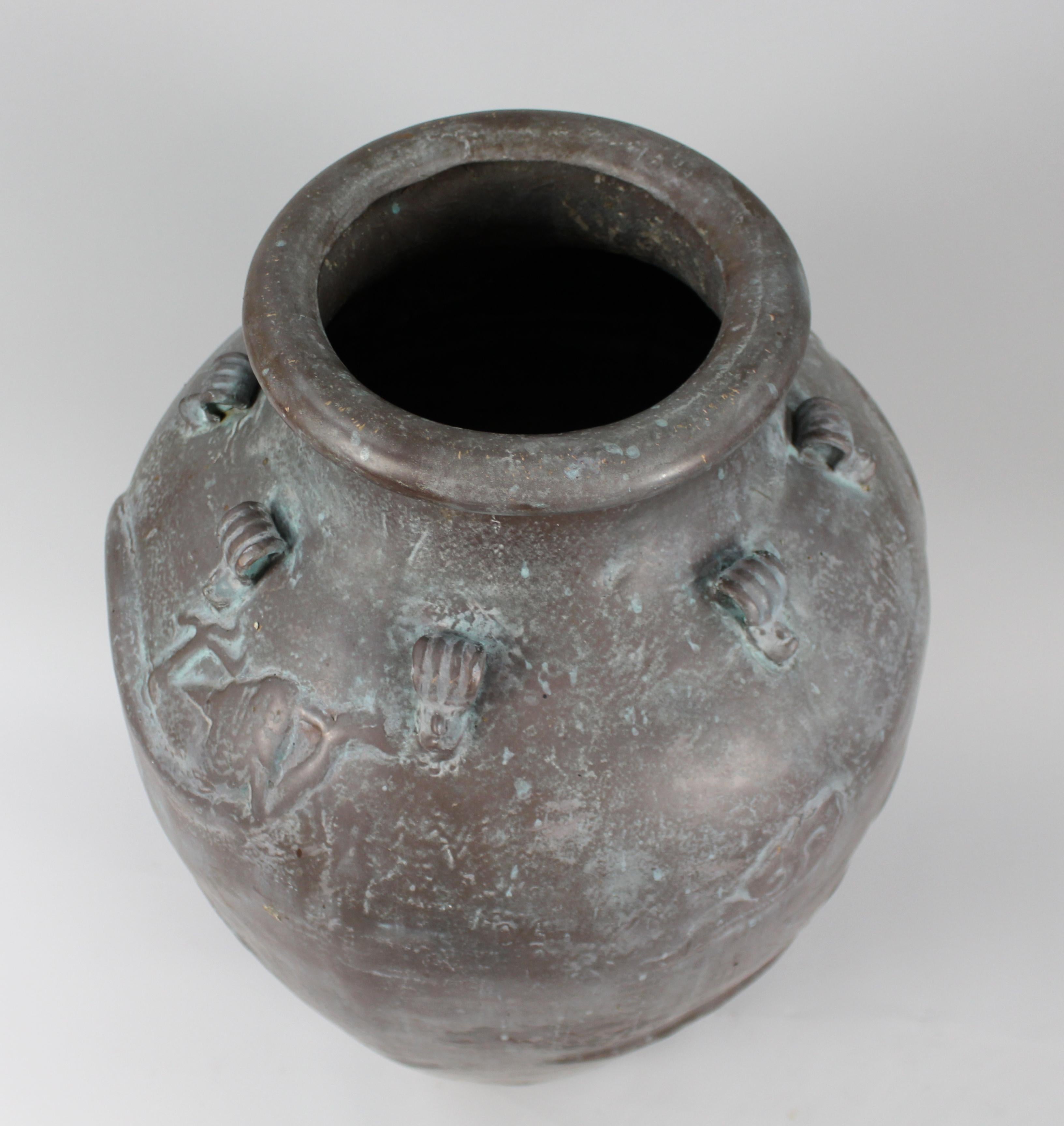 Large Bronze Effect Chinese Style Urn In Good Condition For Sale In Worcester, Worcestershire