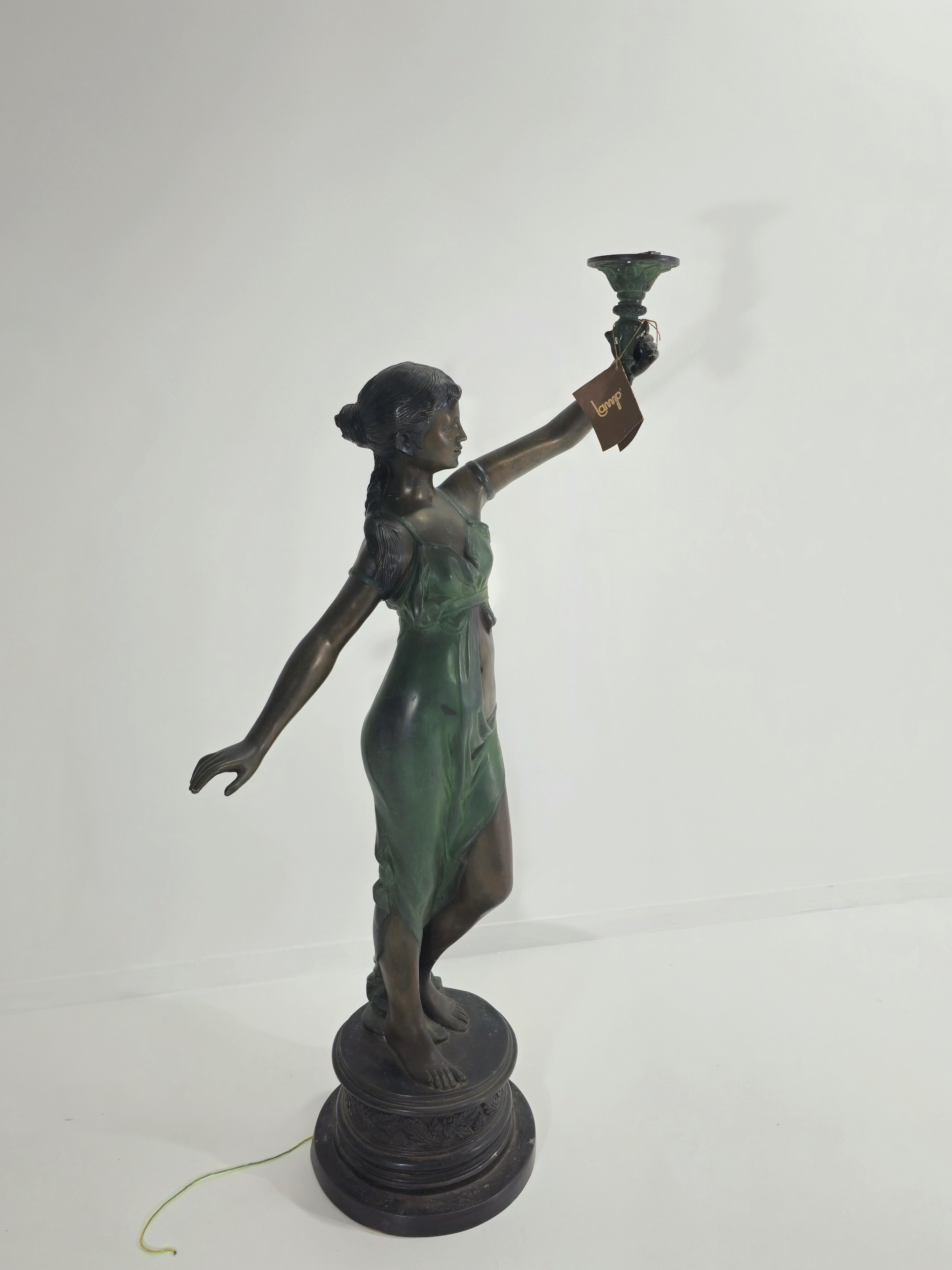 Large Bronze Floor Lamp Mid-Century Modern Italy 1960/70s For Sale 8
