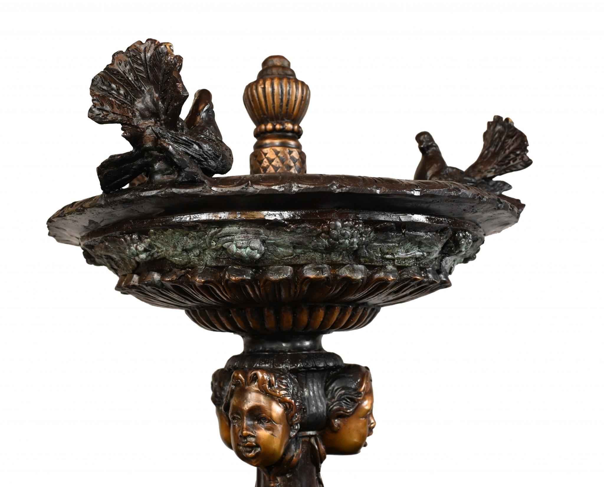 Großer Bronzebrunnen mit Jungfrauen, klassisches französisches Garten-Wasserelement 1