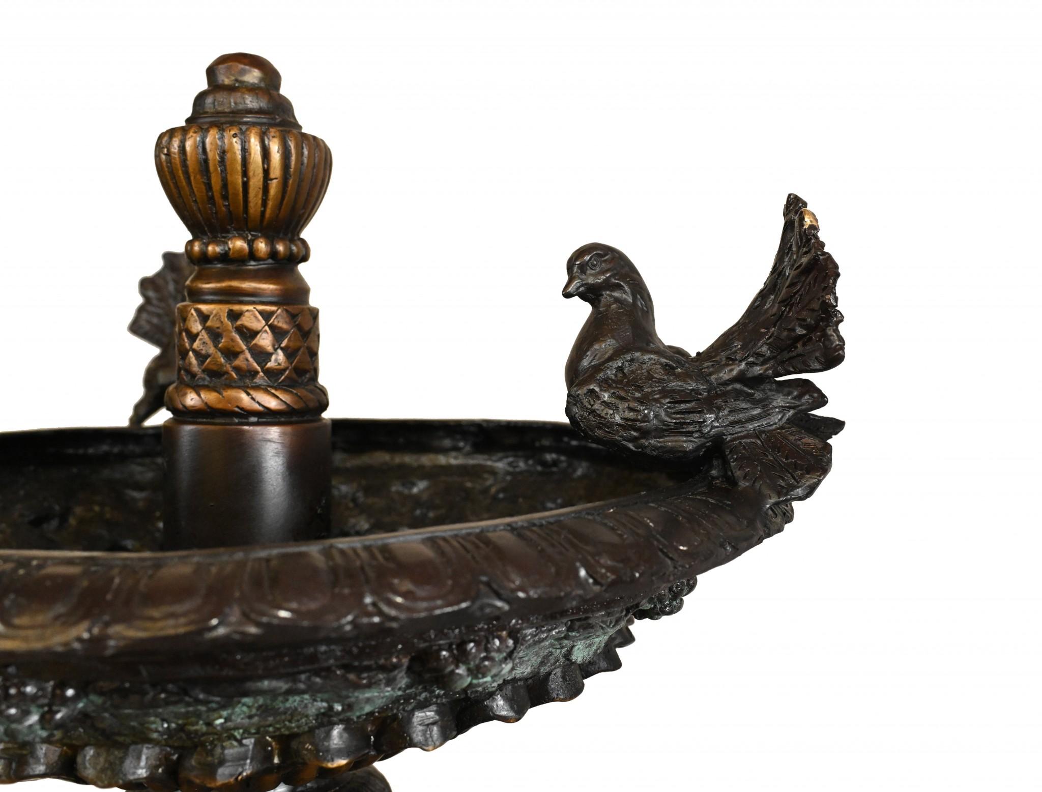 Großer Bronzebrunnen mit Jungfrauen, klassisches französisches Garten-Wasserelement 4