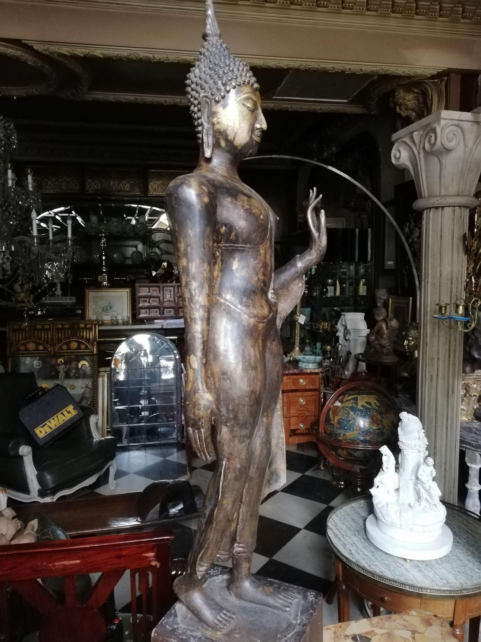 Large Bronze Golden Bronze Boudha of 19th Century on Solid Wood Base In Good Condition For Sale In Madrid, ES