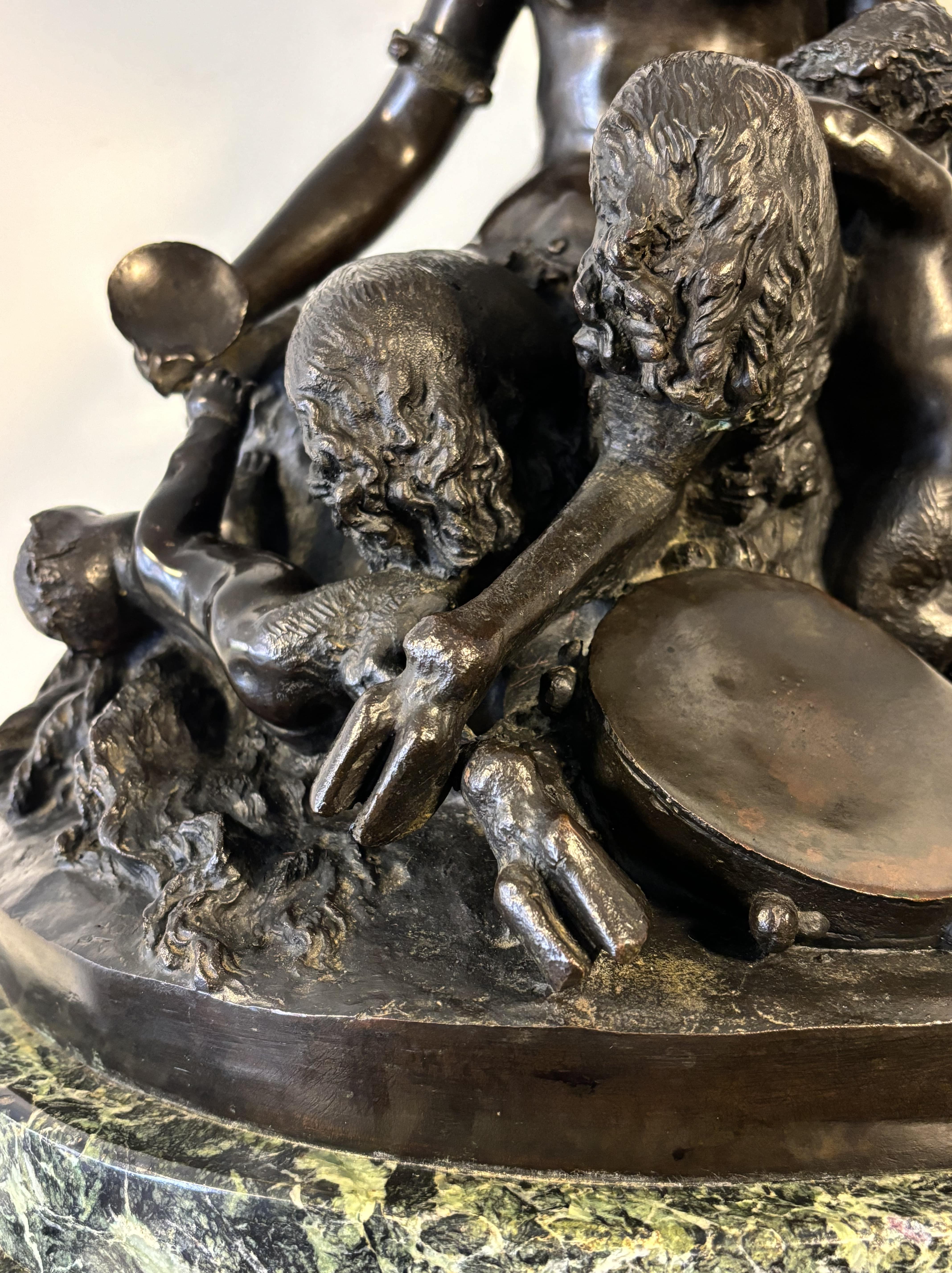 Grand groupe en bronze d'après Clodion datant du 19e siècle Excellent état - En vente à RUEIL-MALMAISON, FR
