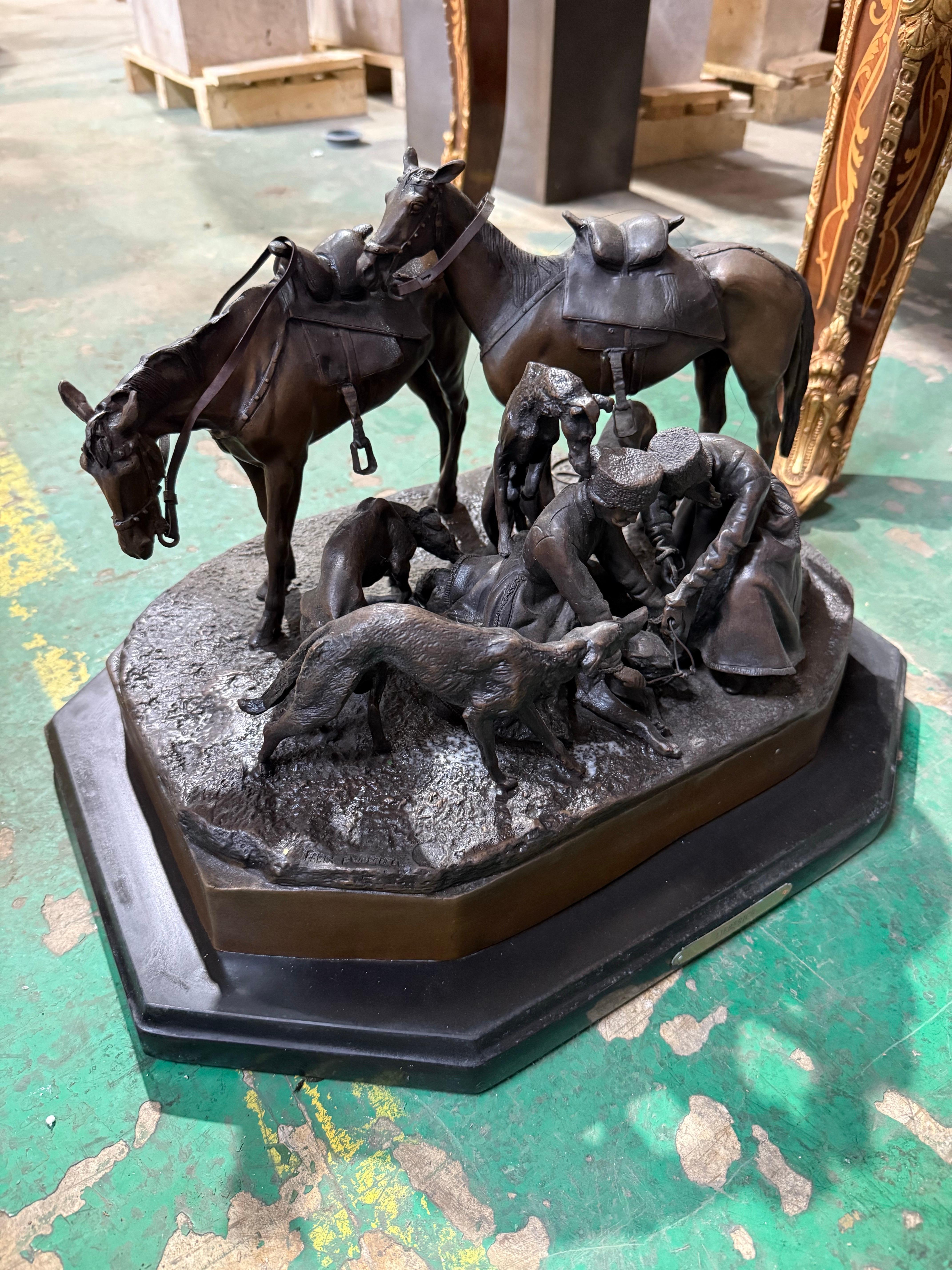 Large Bronze Group “Resting Cavalrymen with Horses and Hounds” – Signed Liebrech In condizioni buone in vendita a Southall, GB