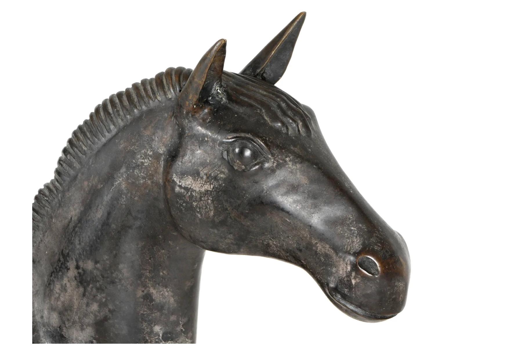 Grande sculpture de cheval en bronze Bon état - En vente à Bradenton, FL