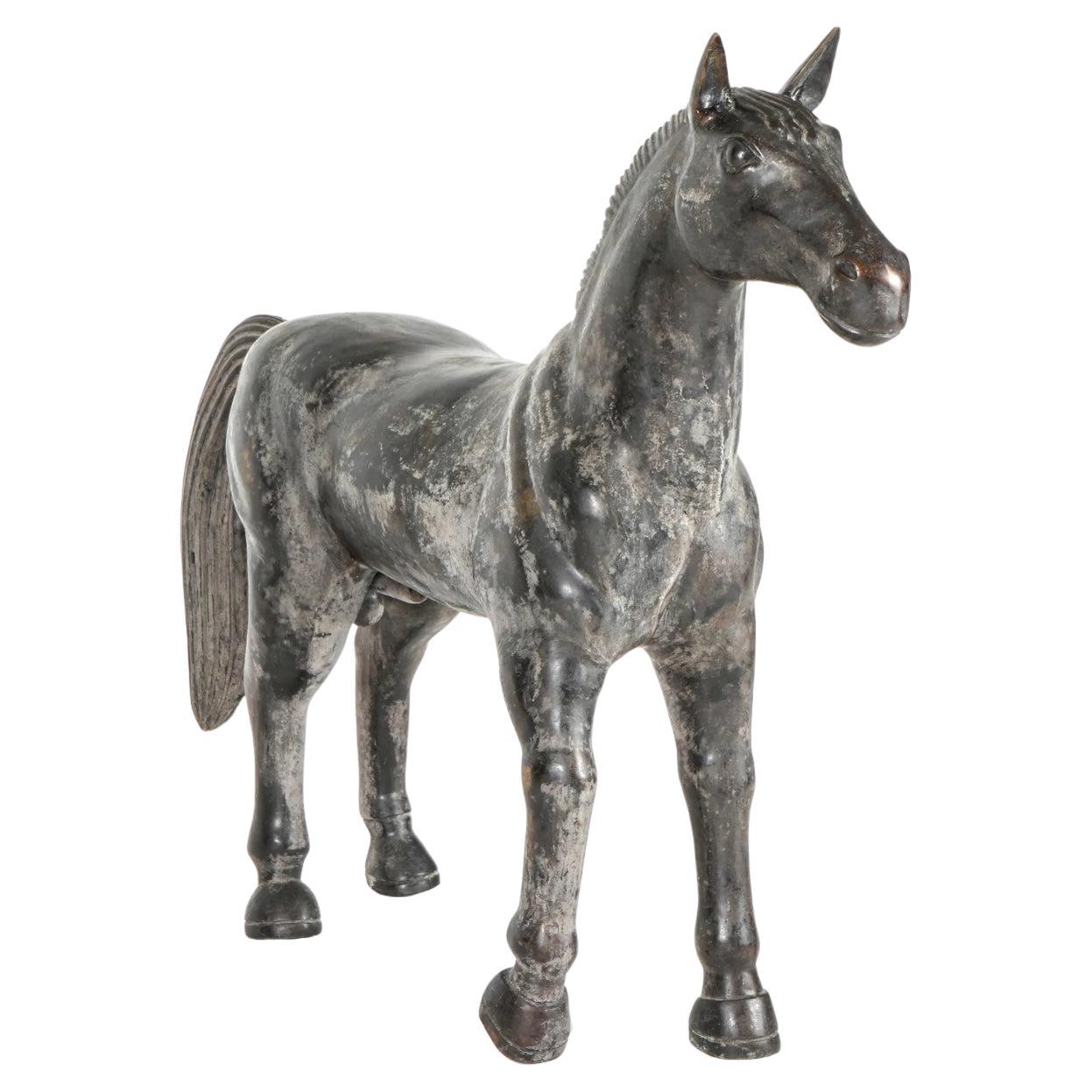 Grande sculpture de cheval en bronze