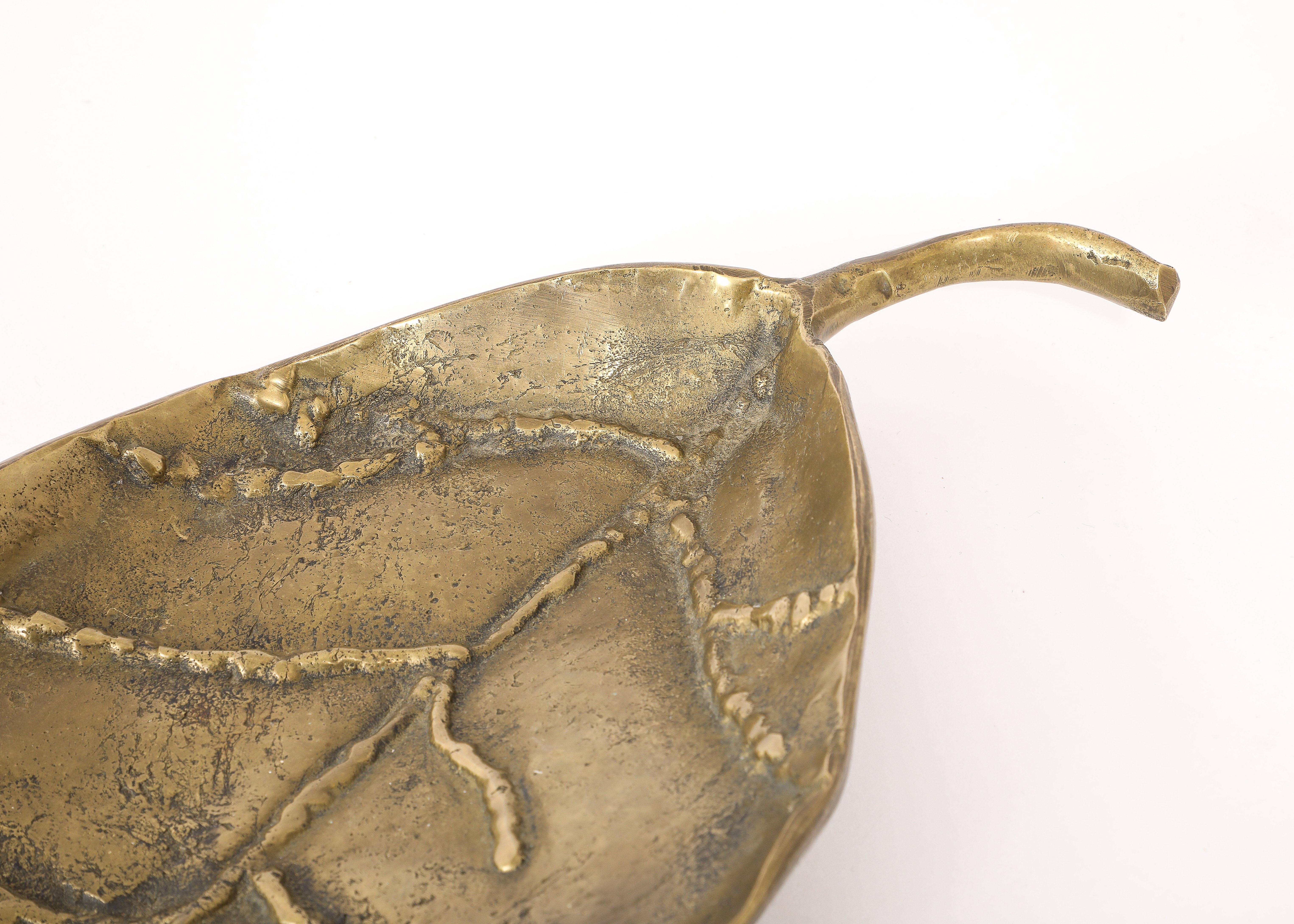 Large Bronze Leaf, France 1970's In Good Condition For Sale In New York, NY