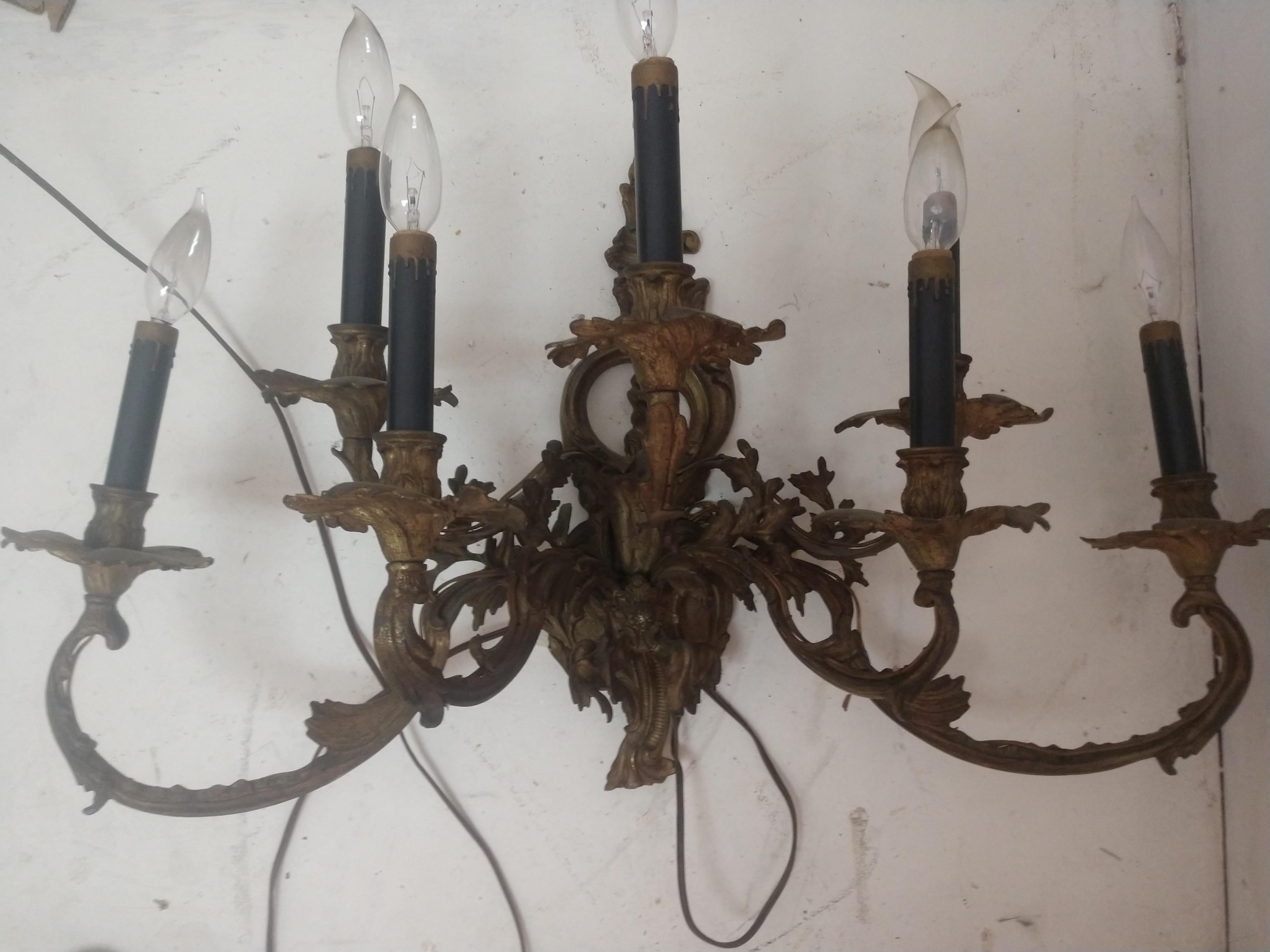 Mid-20th Century Large Bronze Louis XIV Style Wall Sconce For Sale