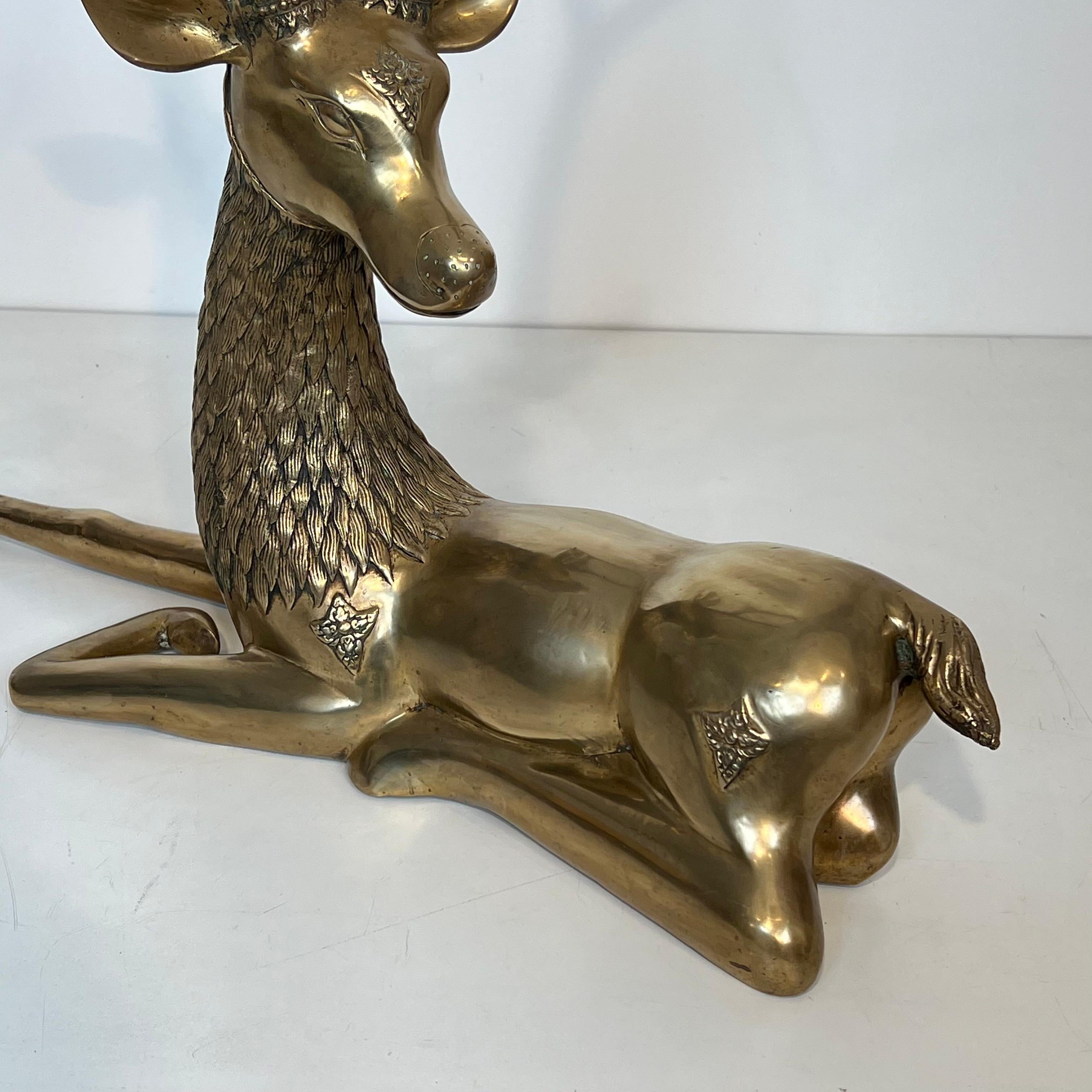 Large Bronze Lying Deer Engraved with Shamanic Motifs en vente 4