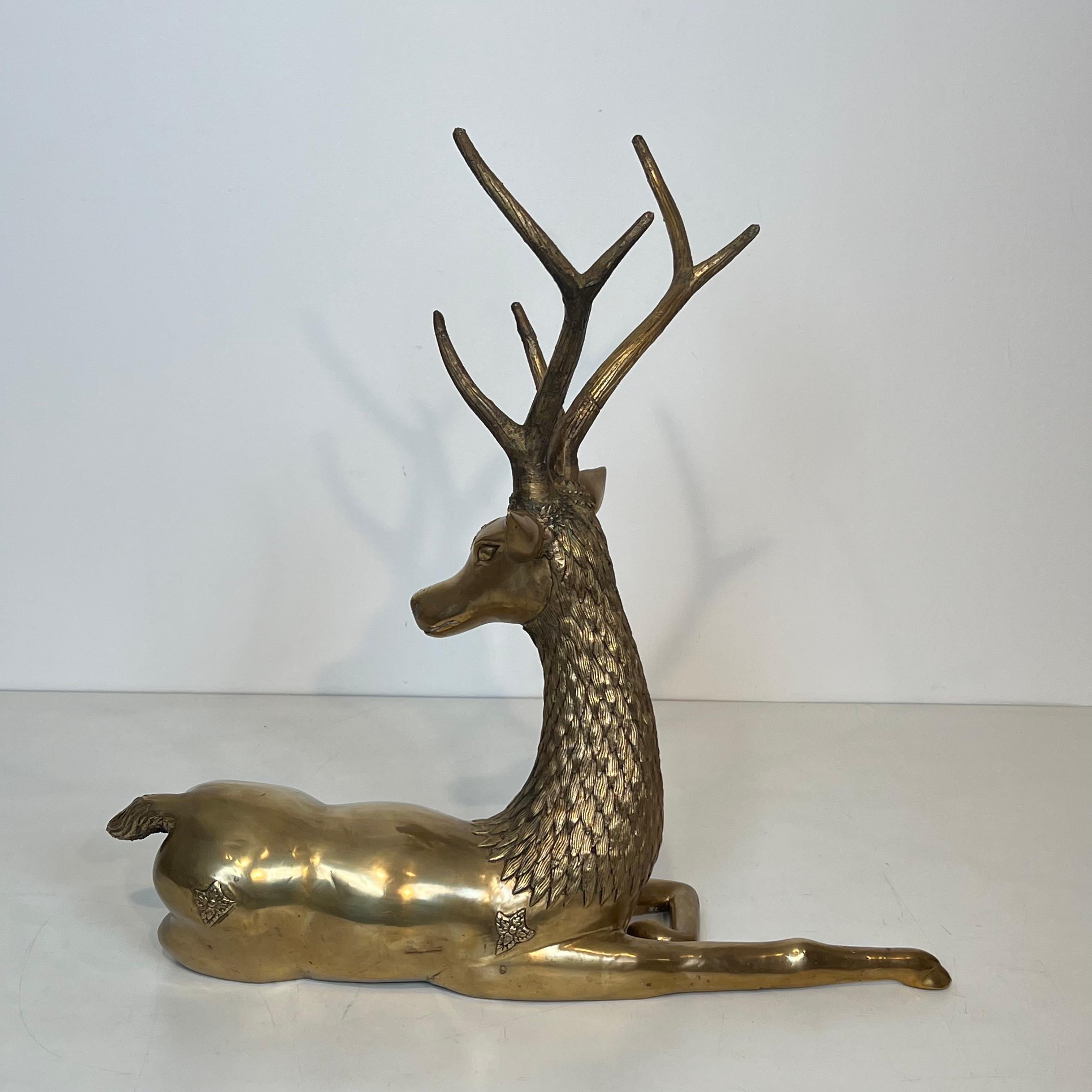 Large Bronze Lying Deer Engraved with Shamanic Motifs en vente 10