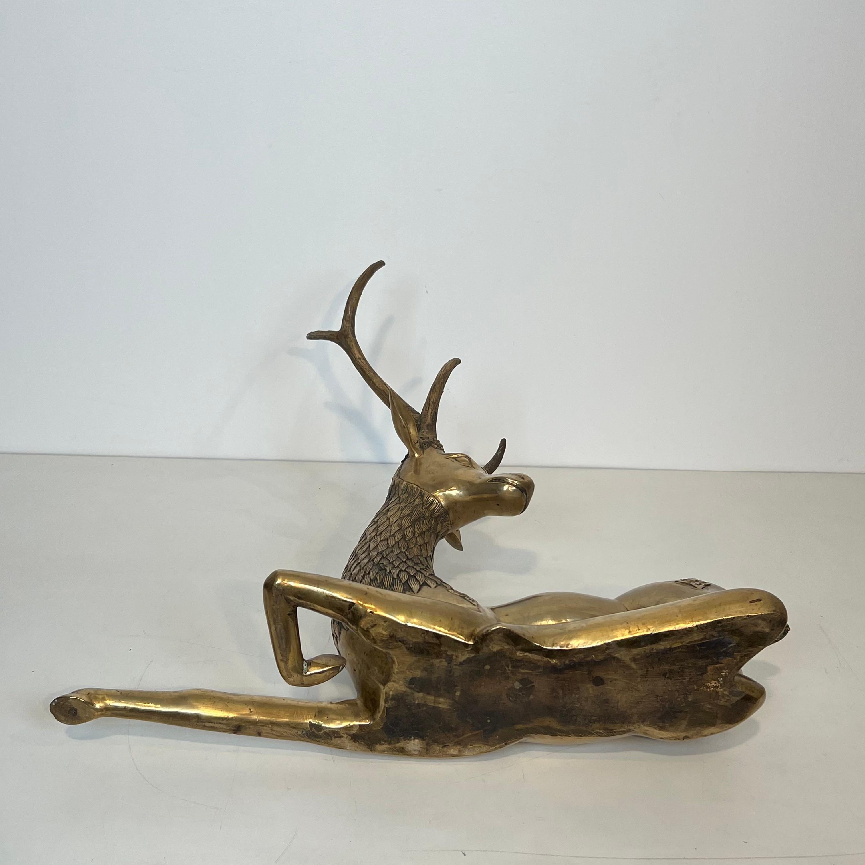 Large Bronze Lying Deer Engraved with Shamanic Motifs en vente 12