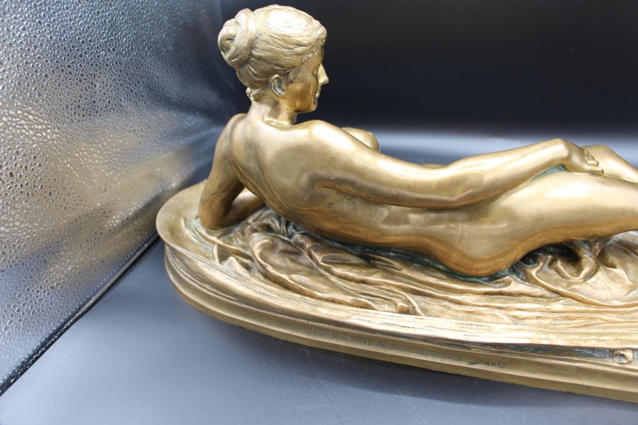 Grande donna nuda distesa in bronzo di Thomas Nelson Maclean Art Nouveau in vendita 3