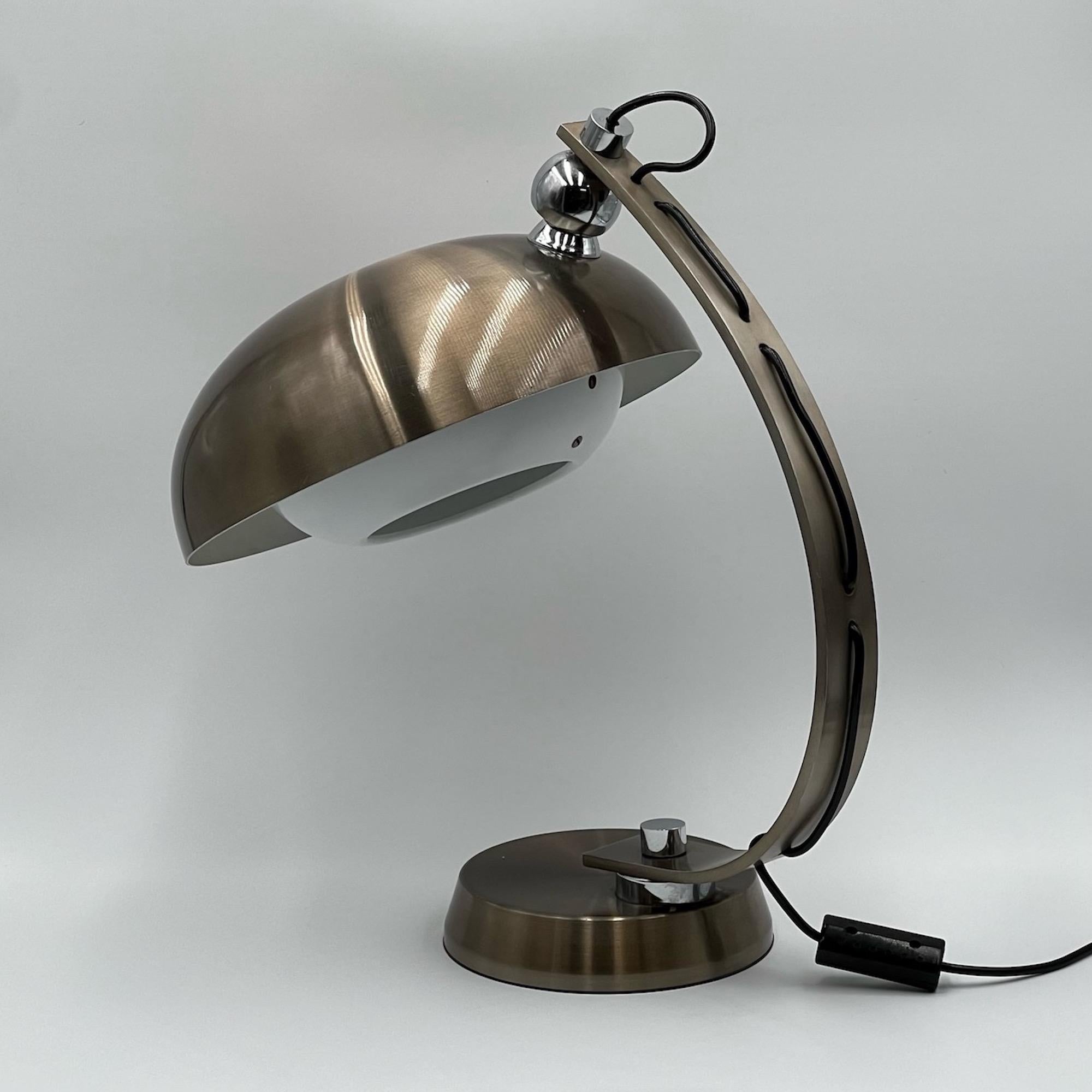 Large Bronze Metal Table Lamp Arredoluce, Italy, 1970s For Sale 1