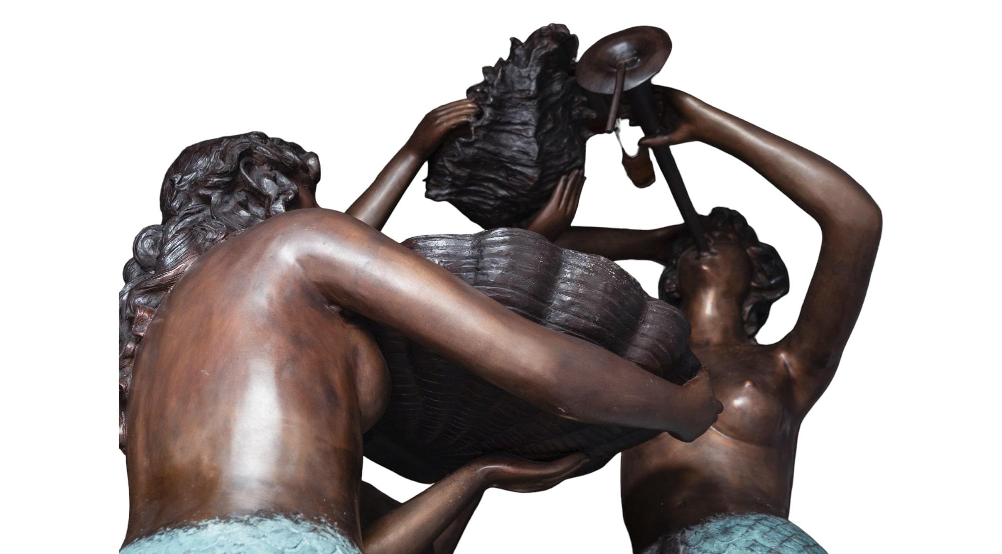 Großes Bronze-Gartenbrunnen-Wasserelement mit 3 Meerjungfrauen im Angebot 6