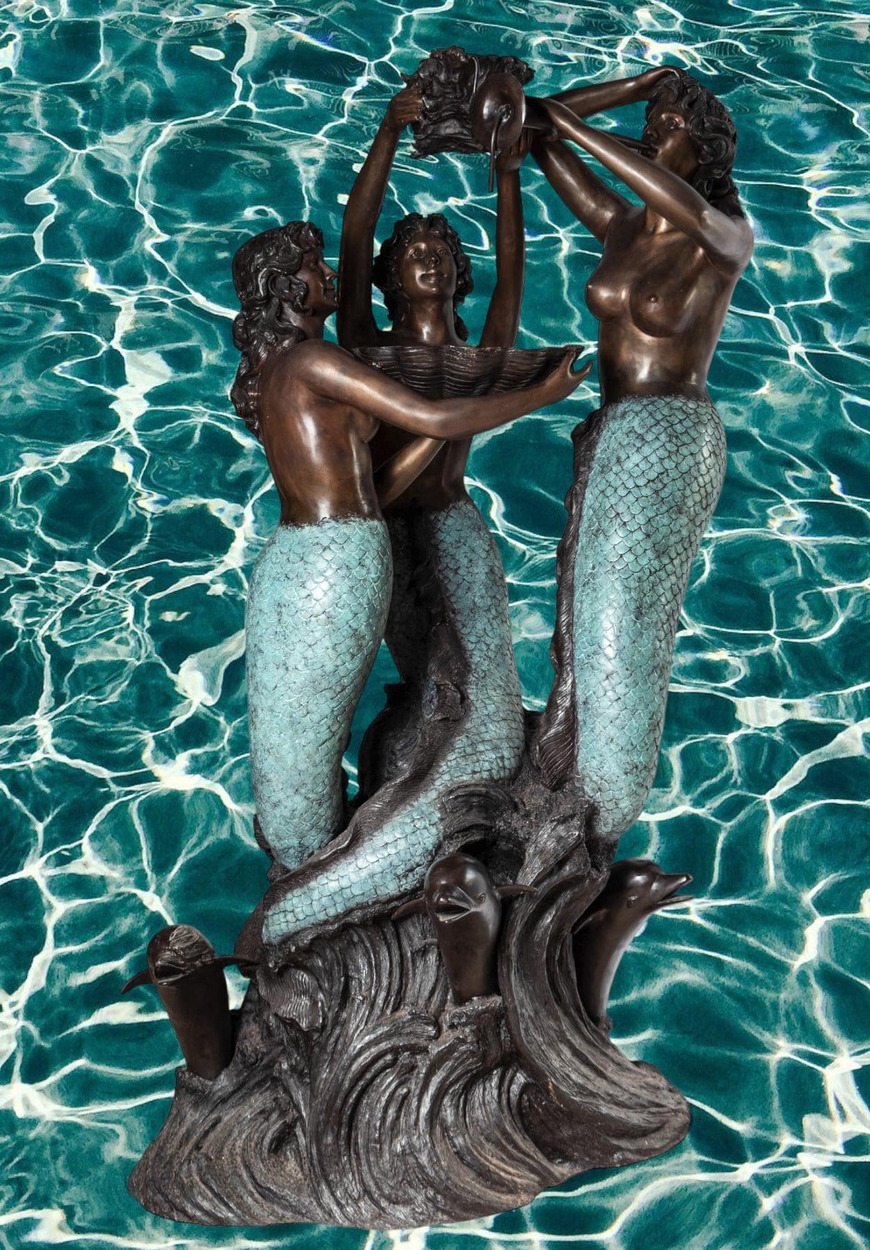 Großes Bronze-Gartenbrunnen-Wasserelement mit 3 Meerjungfrauen (Unbekannt) im Angebot