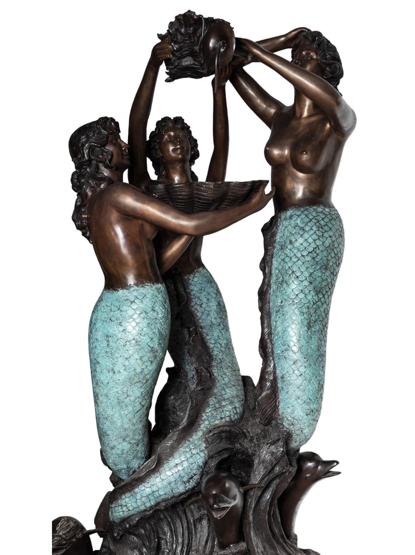 Großes Bronze-Gartenbrunnen-Wasserelement mit 3 Meerjungfrauen im Angebot 1