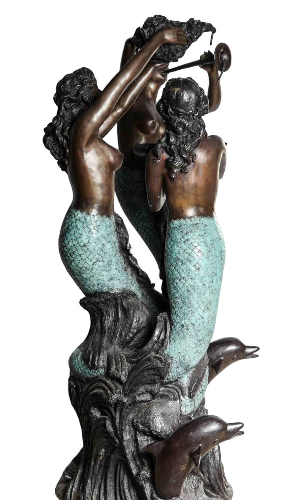 Großes Bronze-Gartenbrunnen-Wasserelement mit 3 Meerjungfrauen im Angebot 2