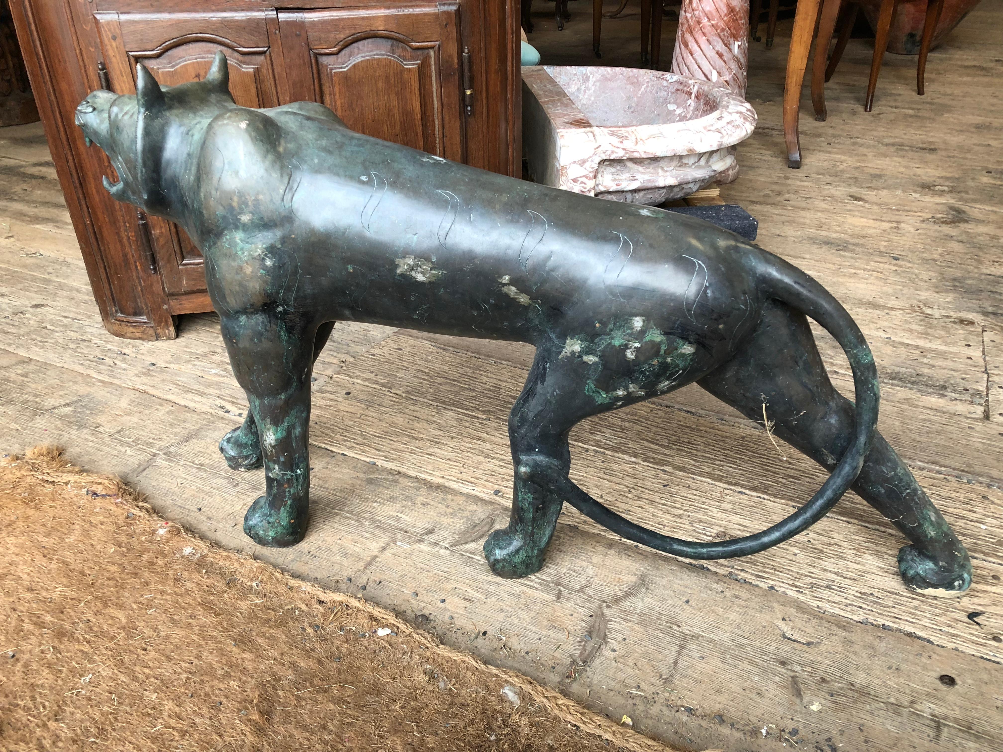 Bronze Sculpture de chat en bronze Phyllis Morris en vente