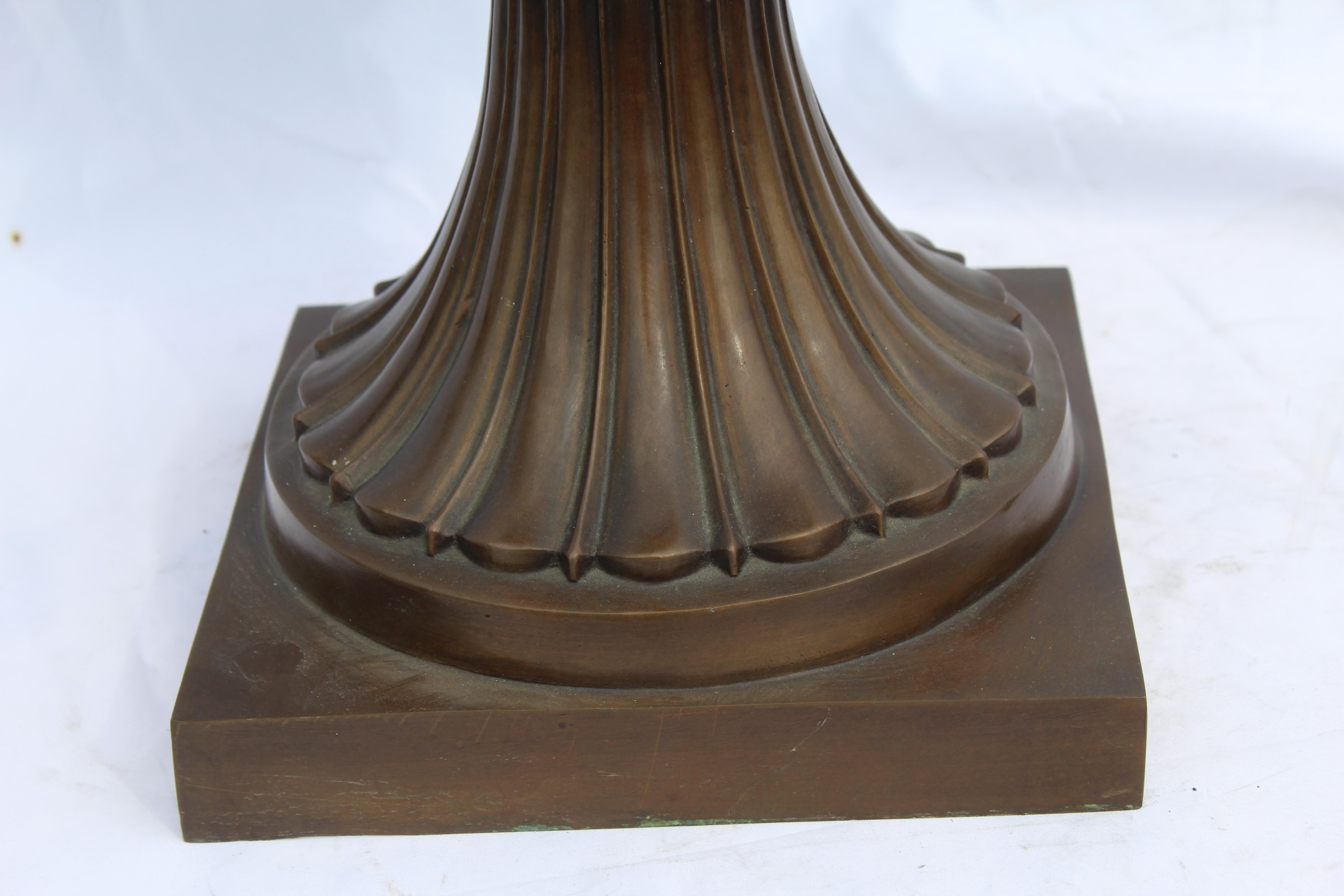 Jardinera grande de bronce , diseño inglés , acanalada  pesado Vaciado en venta