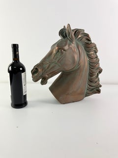 Grande tête de cheval en céramique plaquée bronze, années 1940