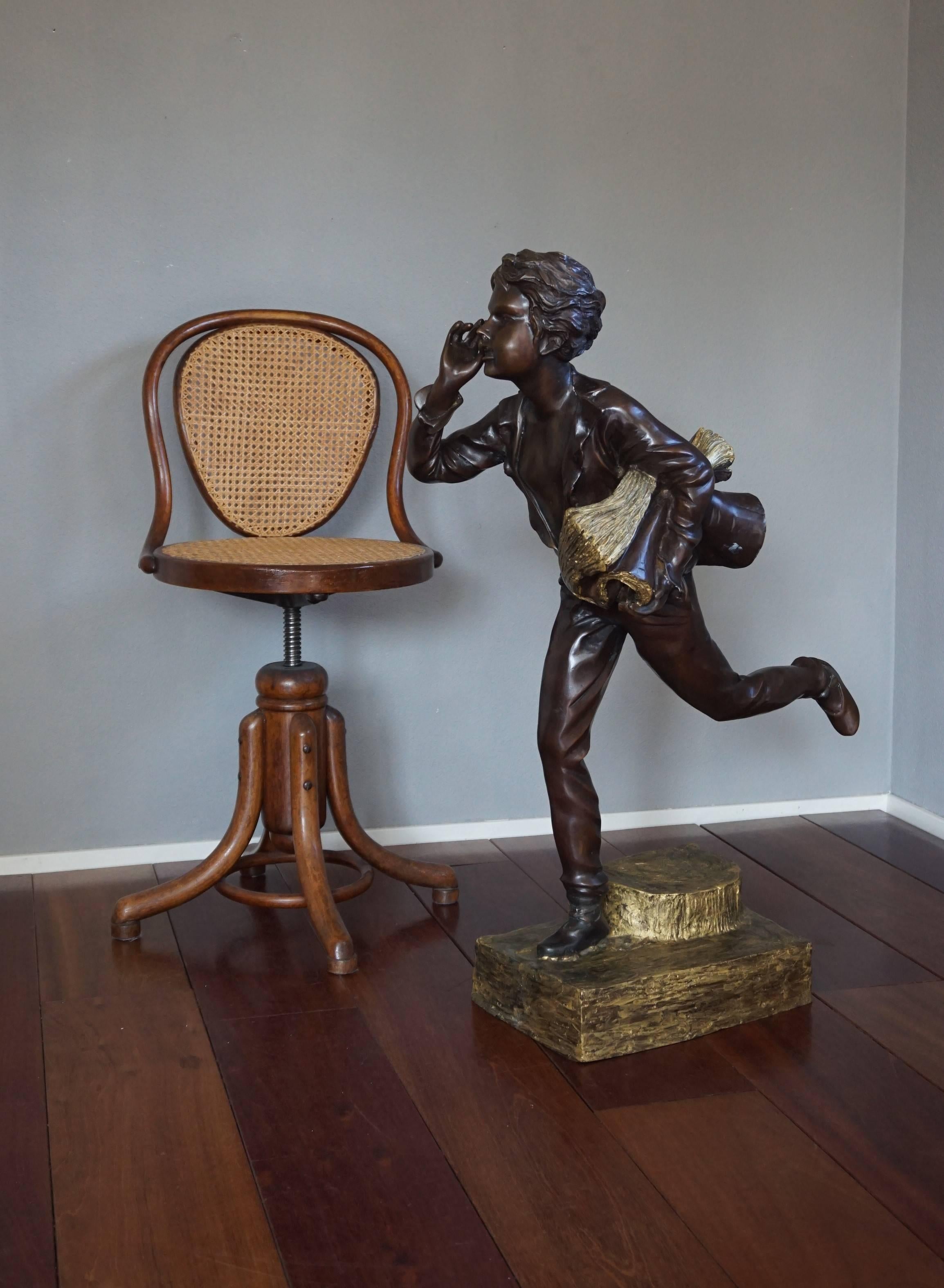 Large Bronze Sculpture of Excited & Running Newspaper Boy after Dominique Alonzo 8